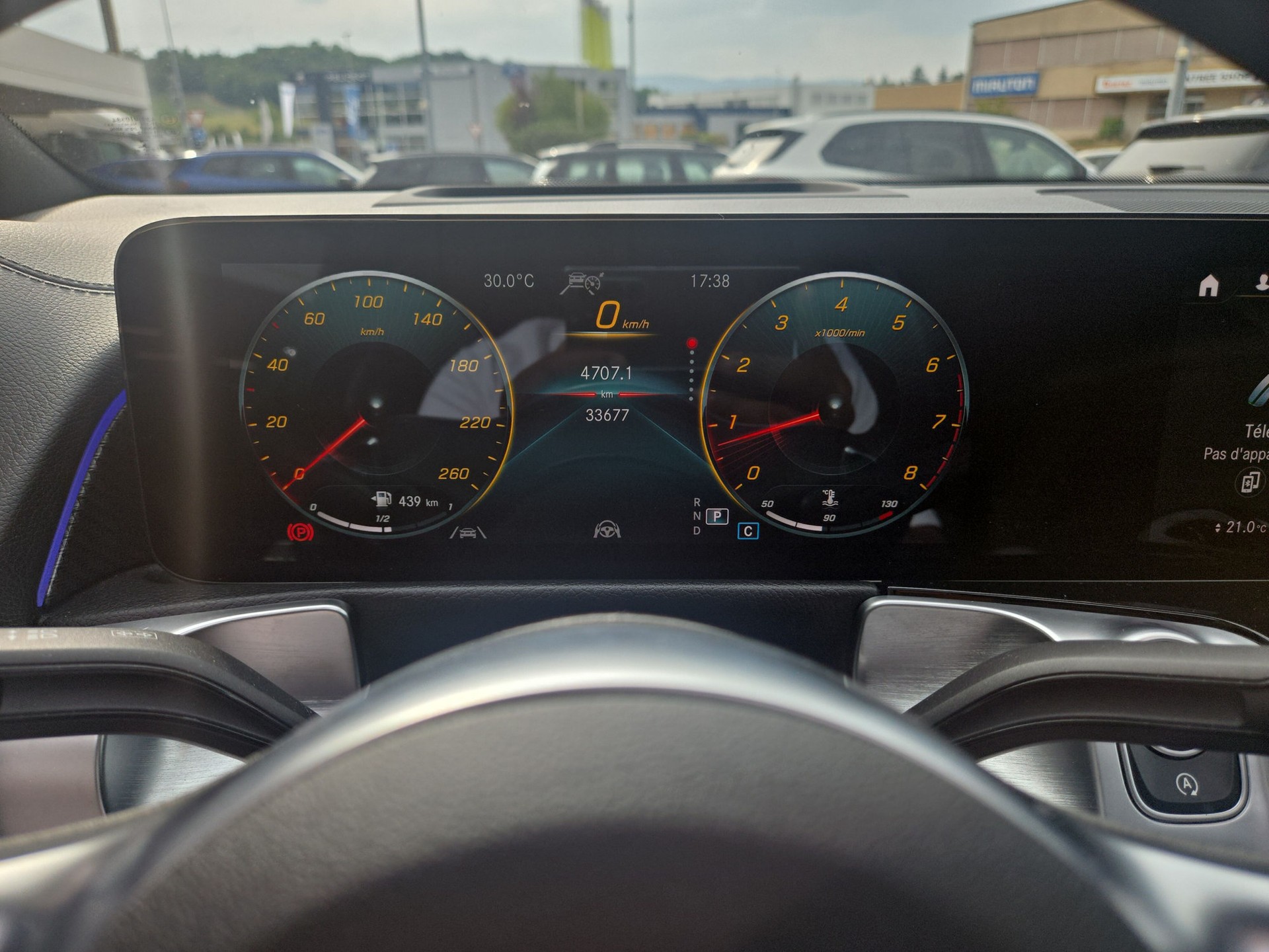 MERCEDES-BENZ GLB 250 4Matic AMG Line 8G-Tronic-image-12