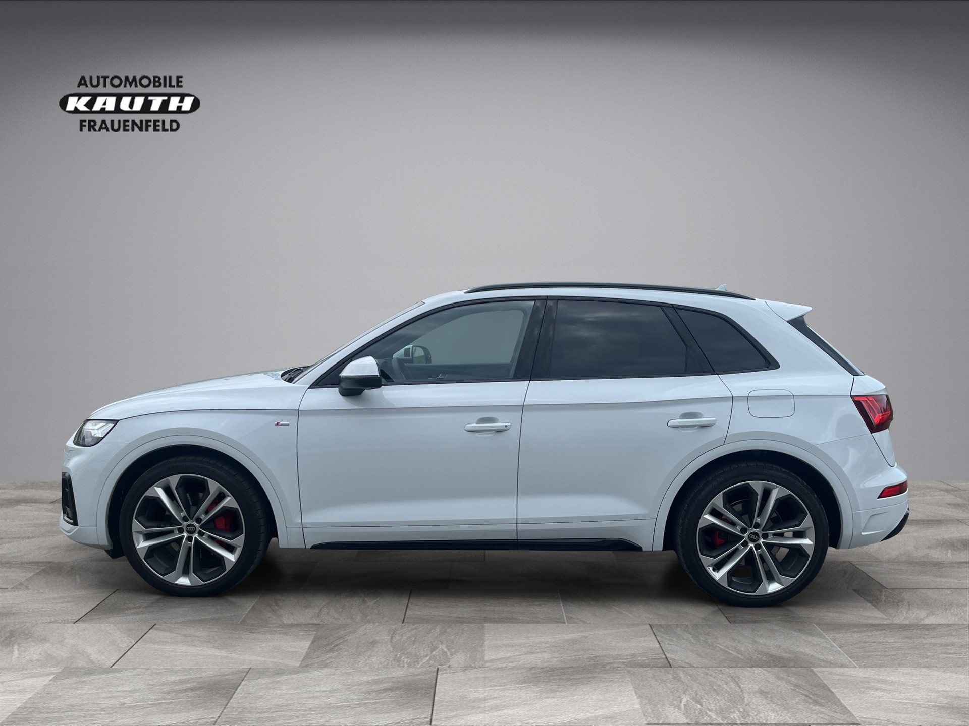 AUDI Q5 55 TFSI e PHEV S line quattro S-tronic*Buiness, Luftfederung, Head-up, B&O Sound, AHK, Panodach, (5-Jahre Garantie)-showroom-element-1