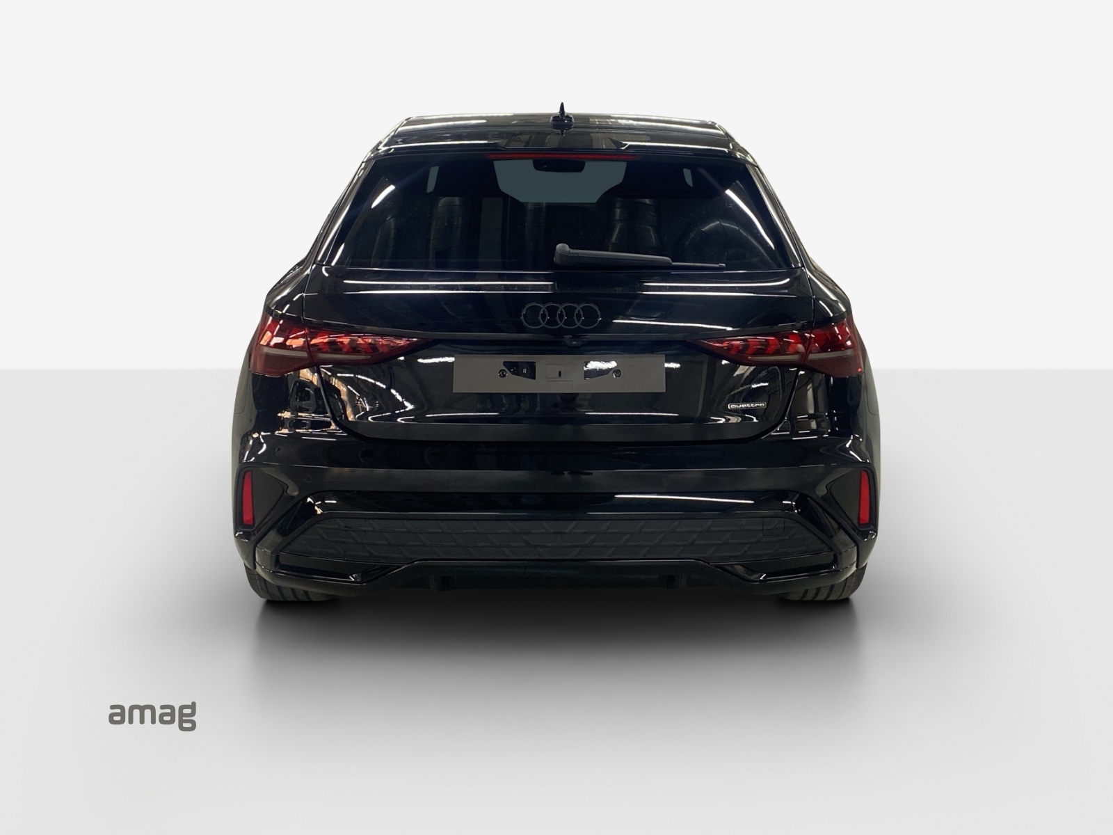 AUDI A3 Sportback TFSI 150 kW quattro S line S tronic-image-3
