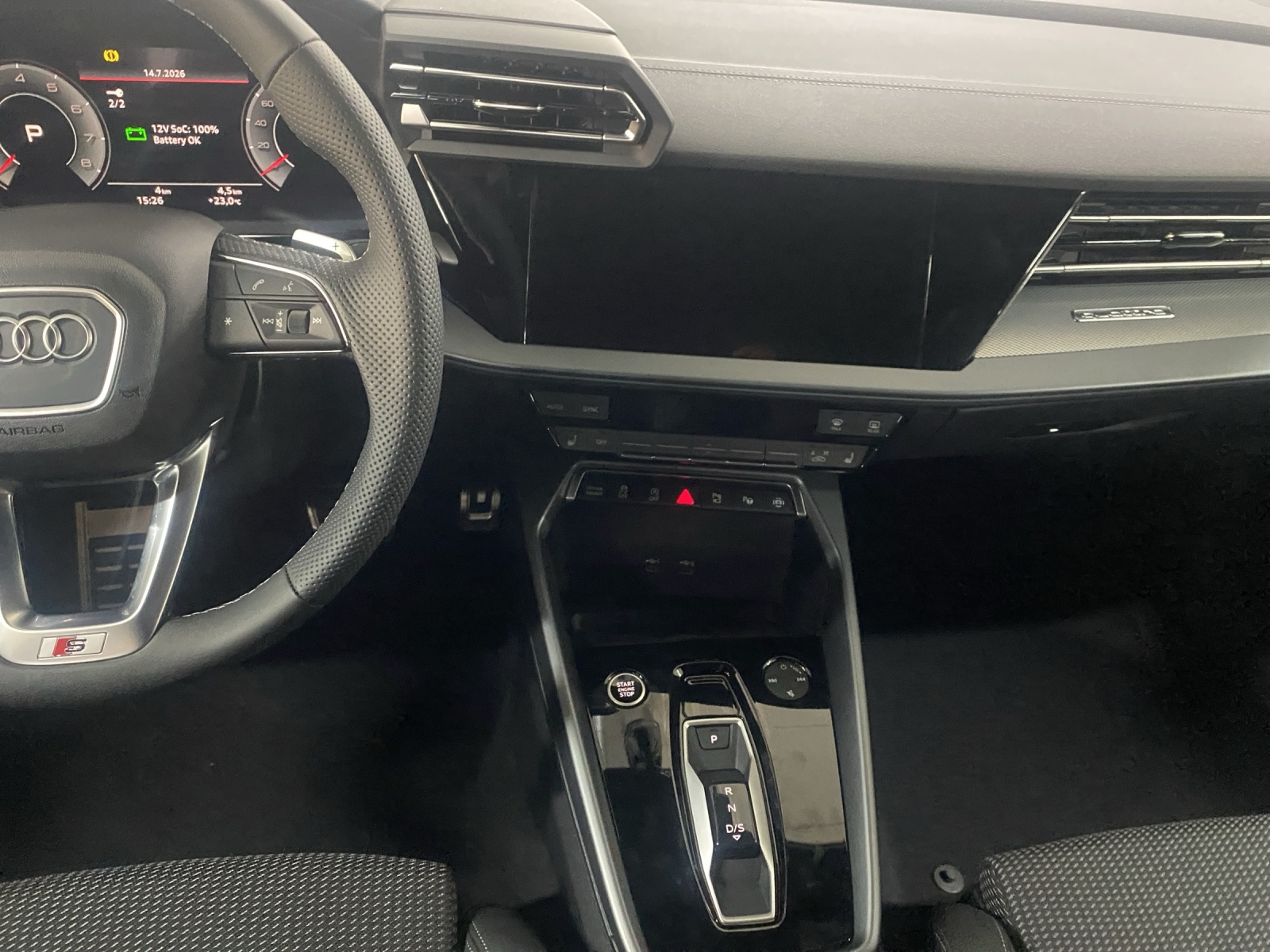 AUDI A3 Sportback TFSI 150 kW quattro S line S tronic-image-10