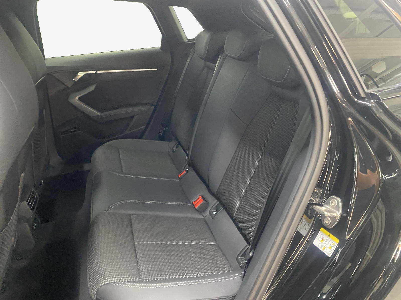 AUDI A3 Sportback TFSI 150 kW quattro S line S tronic-image-11