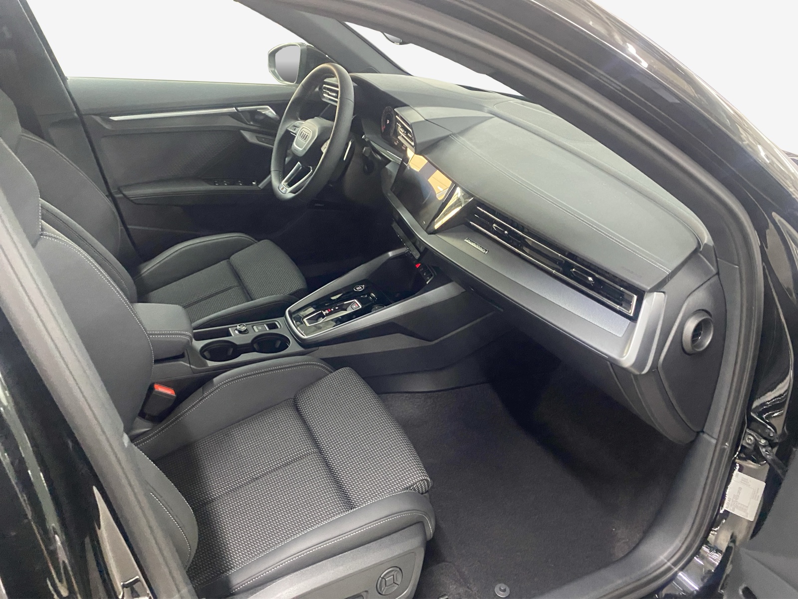 AUDI A3 Sportback TFSI 150 kW quattro S line S tronic-image-13