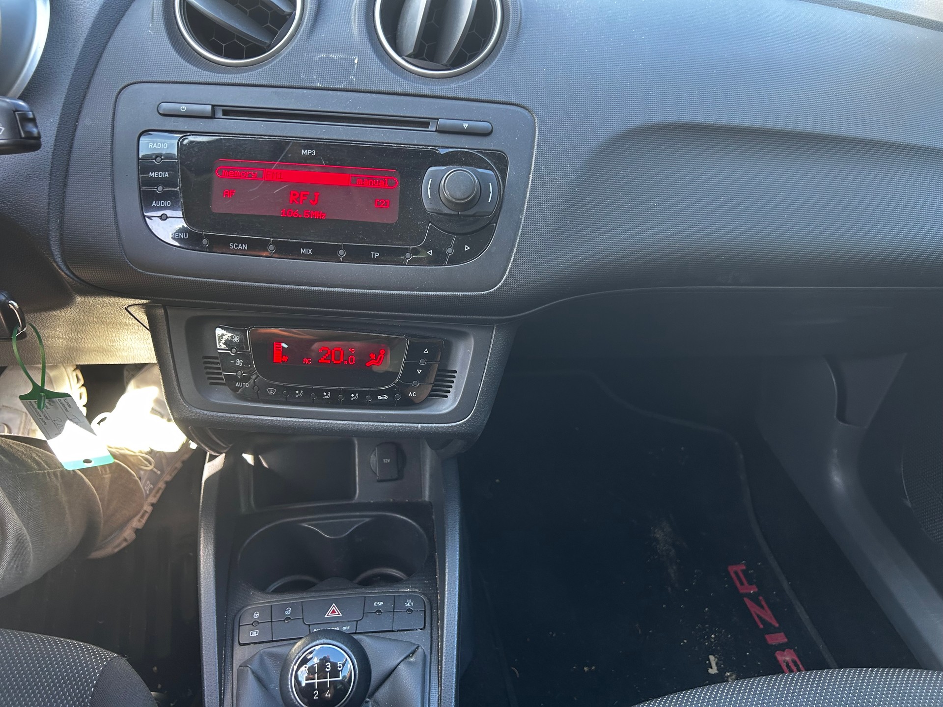 SEAT Ibiza 1.6 Stylance-image-9