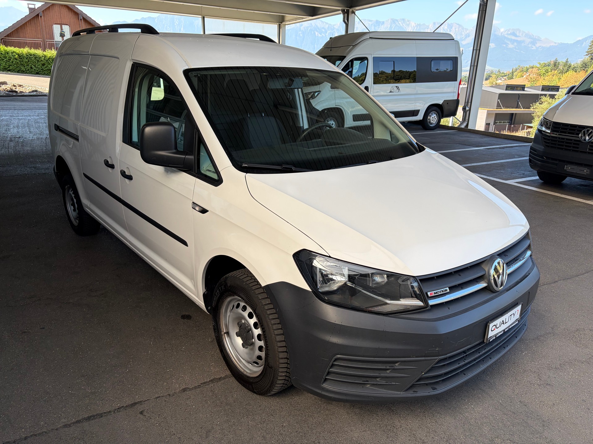 VW Caddy Maxi 2.0TDI 4Motion BlueMotion Technology-image-1