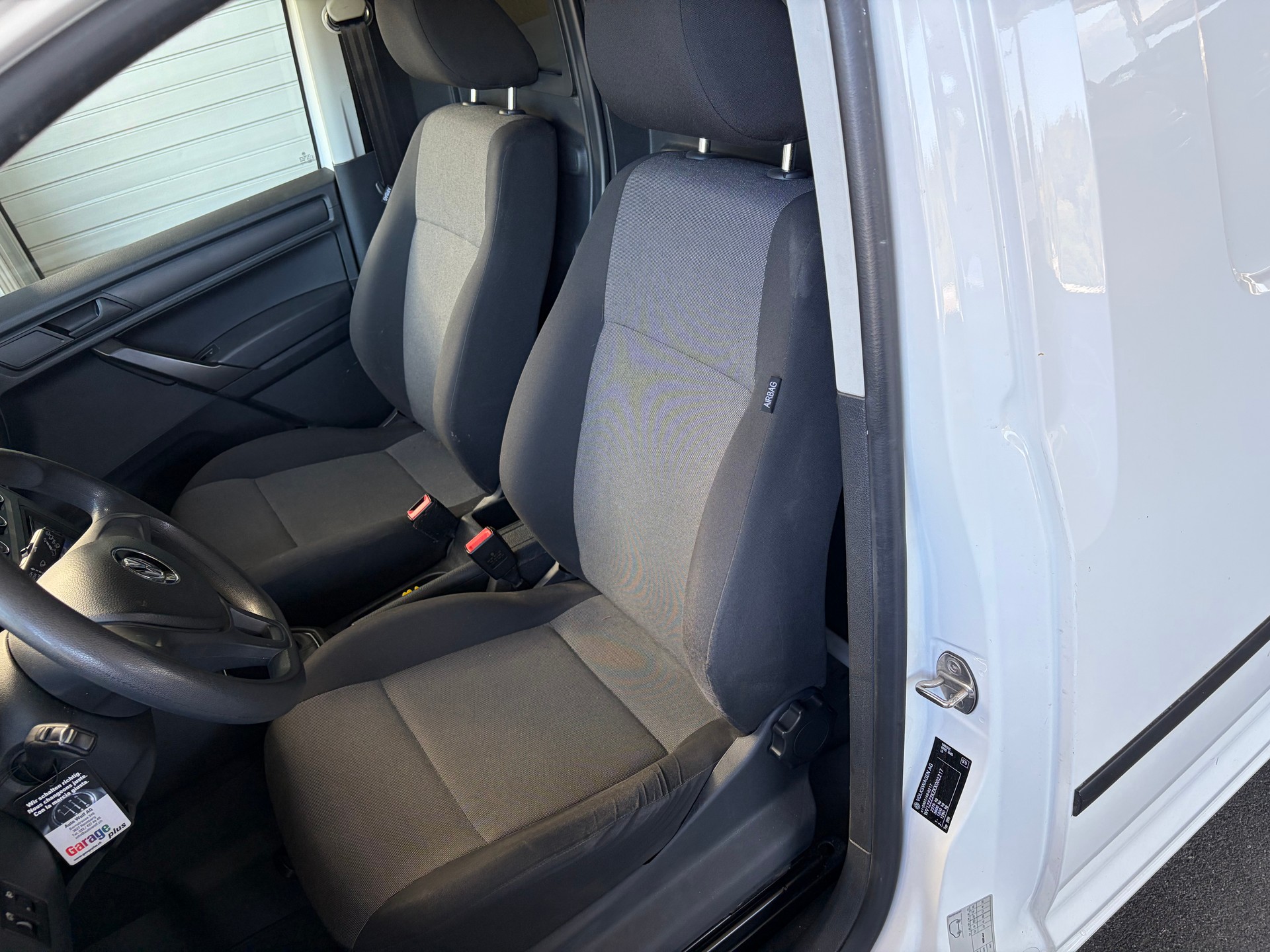 VW Caddy Maxi 2.0TDI 4Motion BlueMotion Technology-image-4