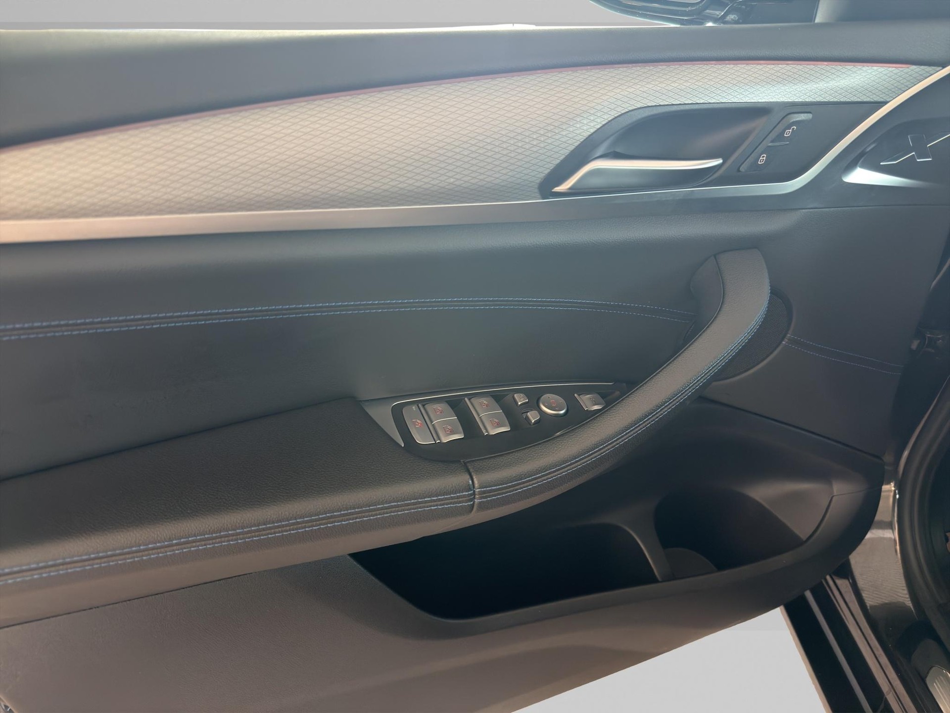 BMW X4 xDrive 30i MSport-image-17