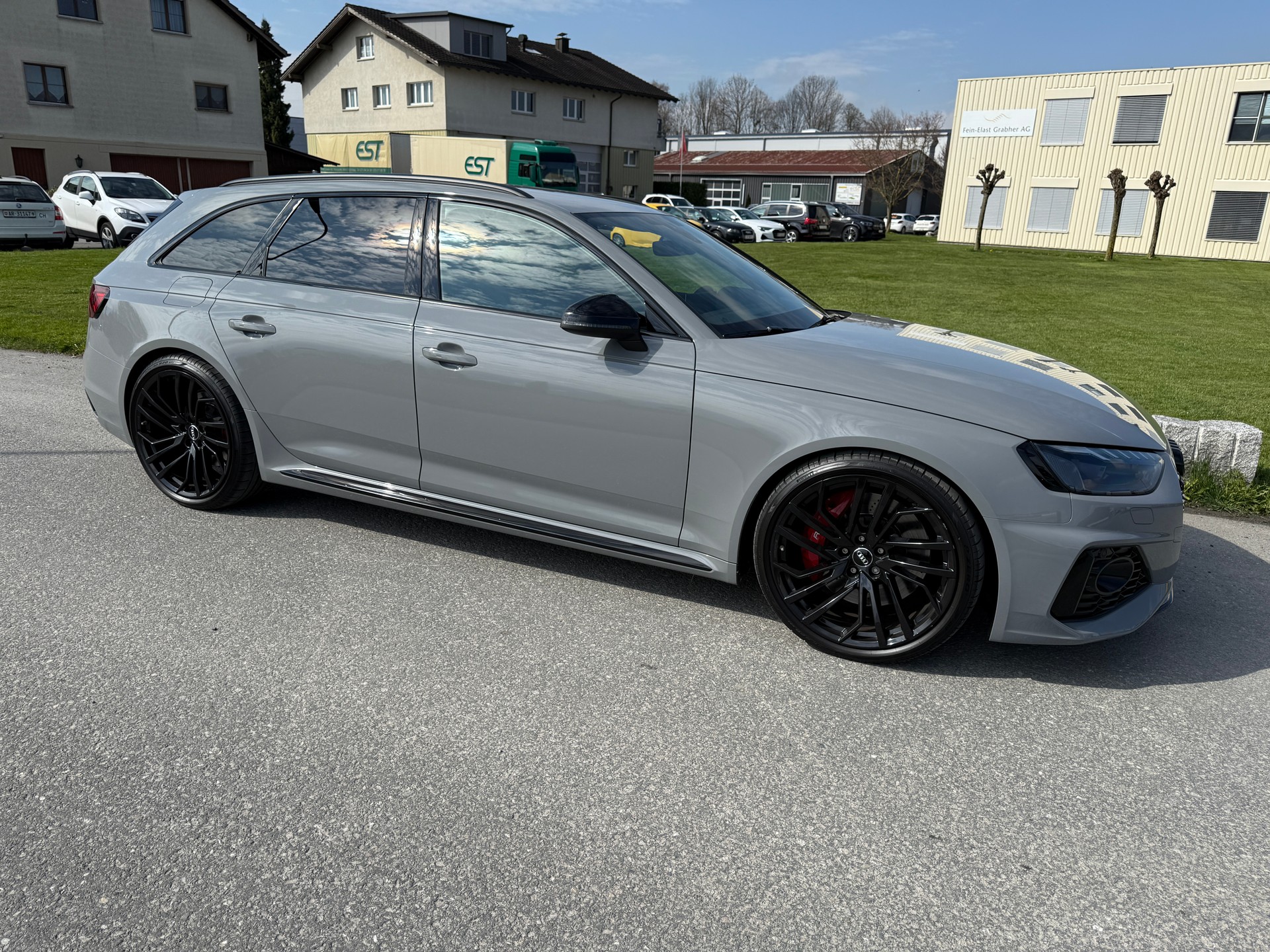 AUDI RS4 Avant quattro tiptronic-image-4