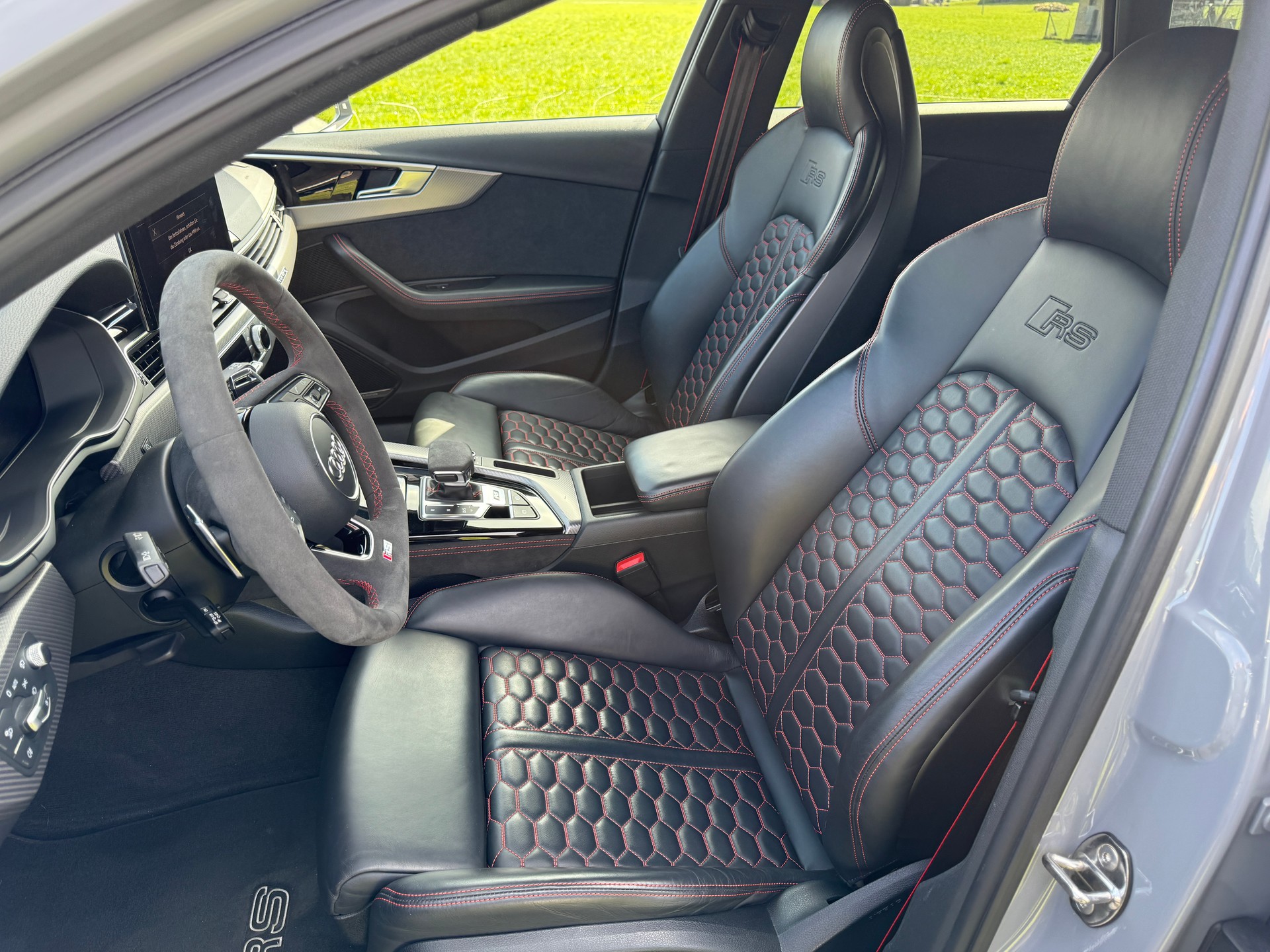 AUDI RS4 Avant quattro tiptronic-image-9