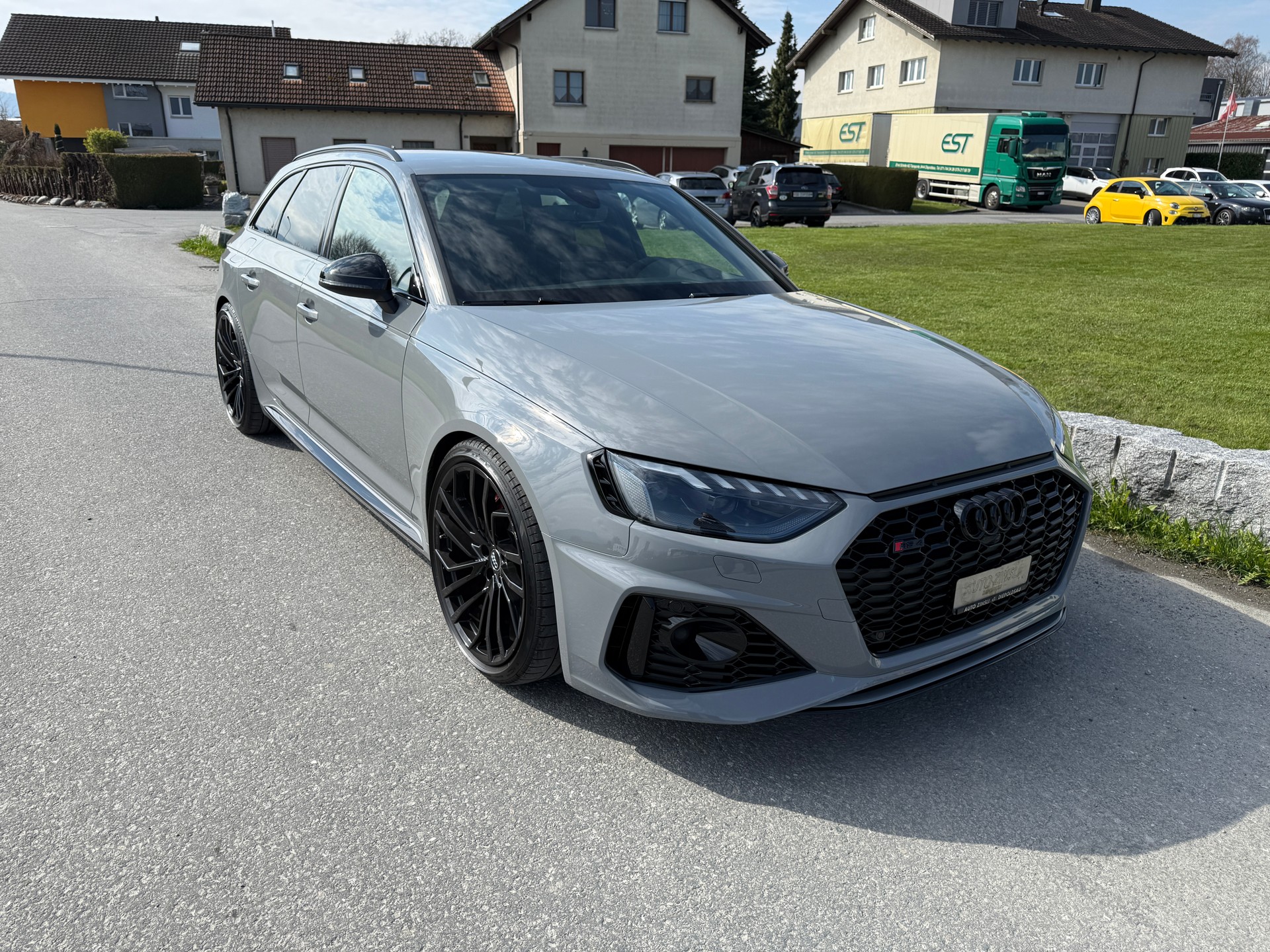 AUDI RS4 Avant quattro tiptronic-image-0
