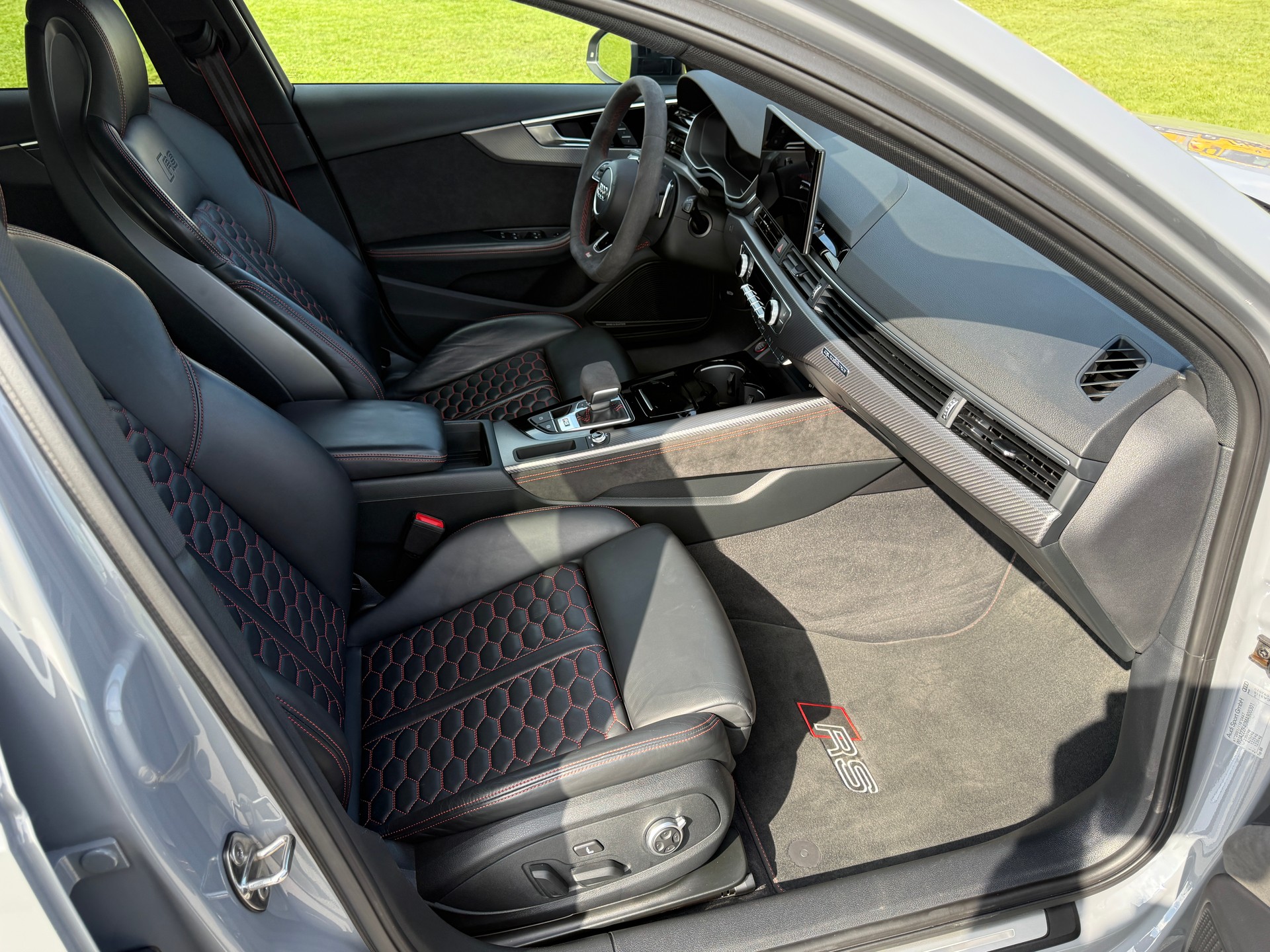 AUDI RS4 Avant quattro tiptronic-image-14