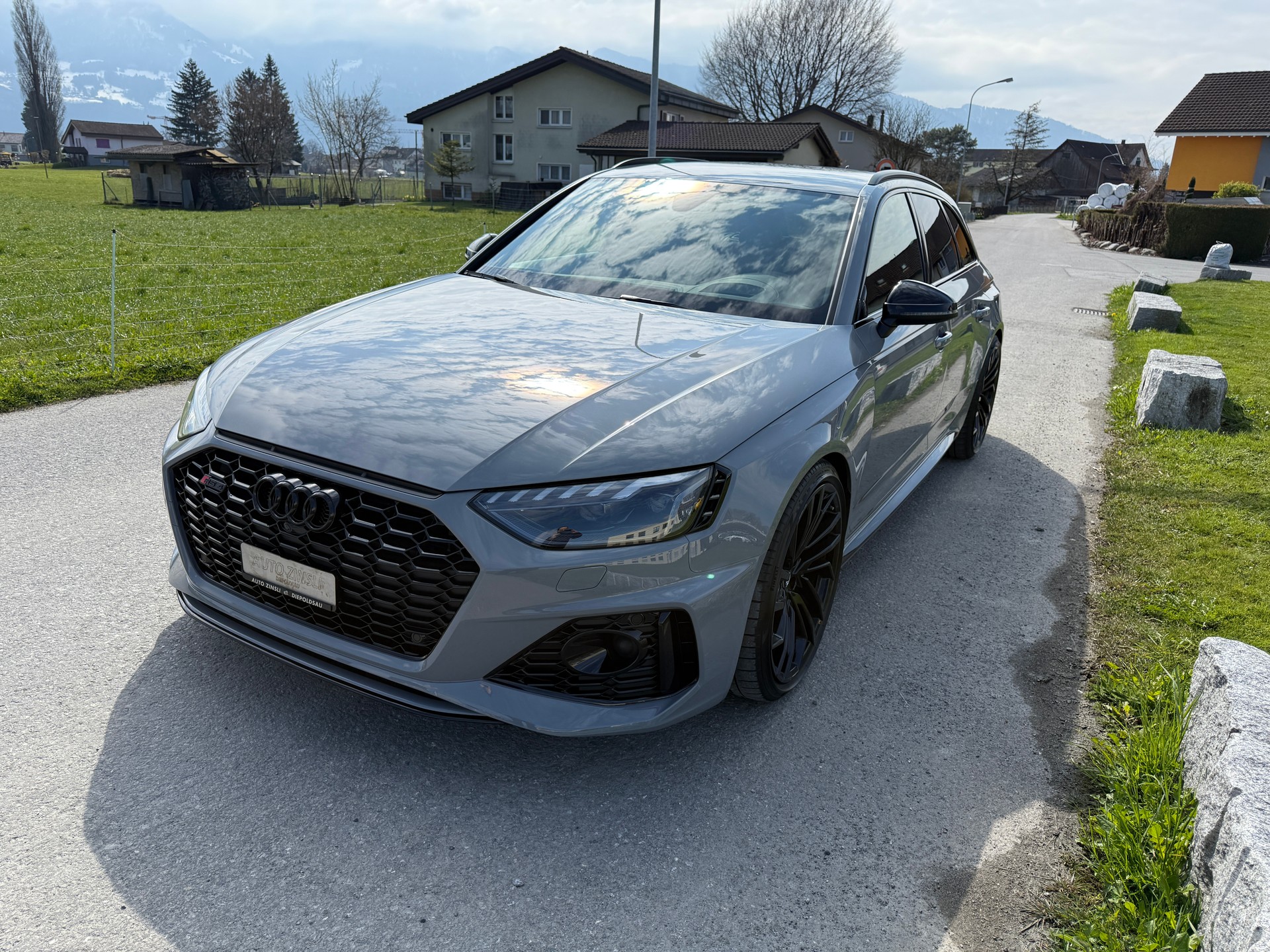AUDI RS4 Avant quattro tiptronic-image-1