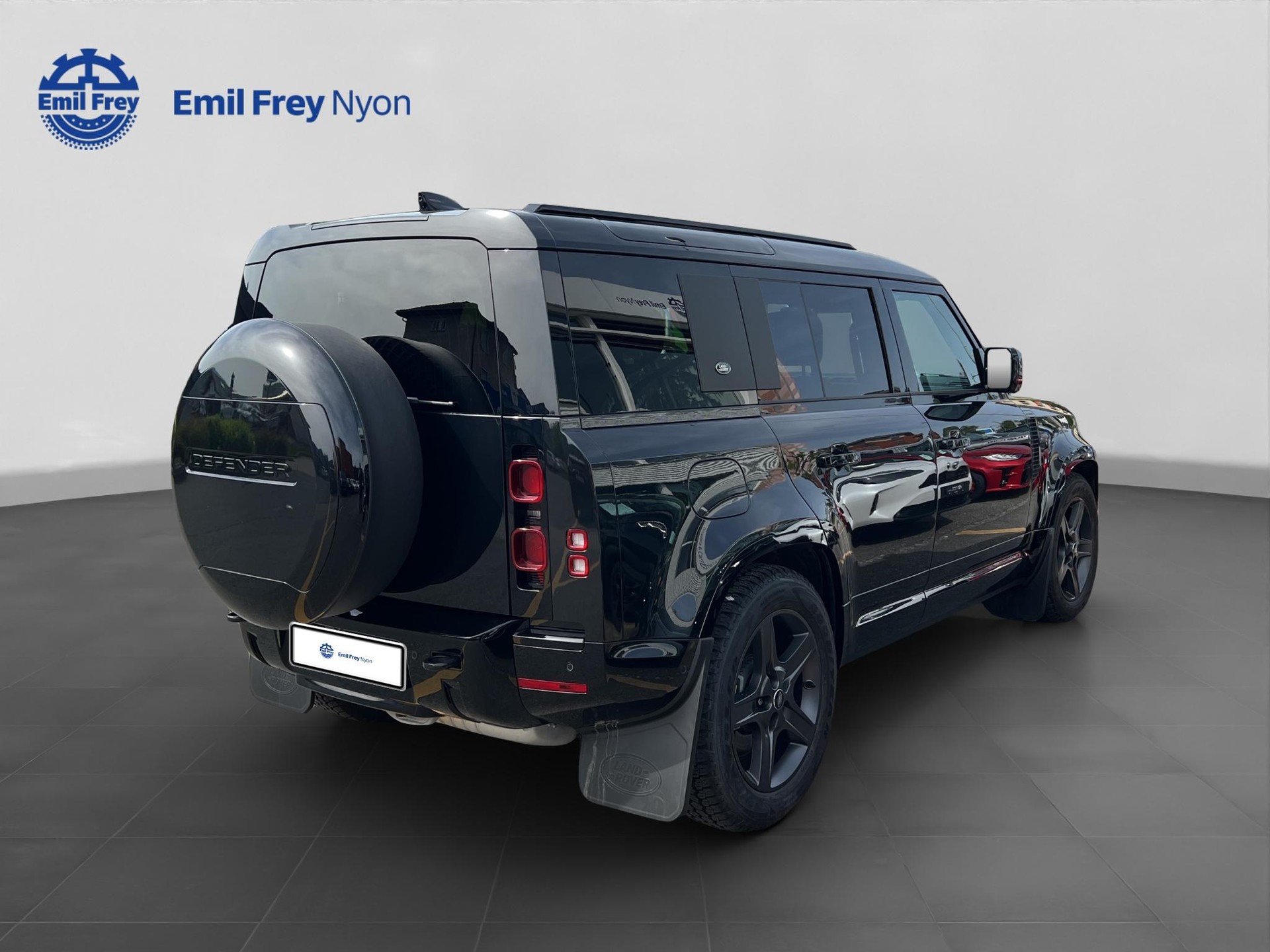 LAND ROVER Defender 110 3.0 D I6 300 X-Dynamic HSE-image-5