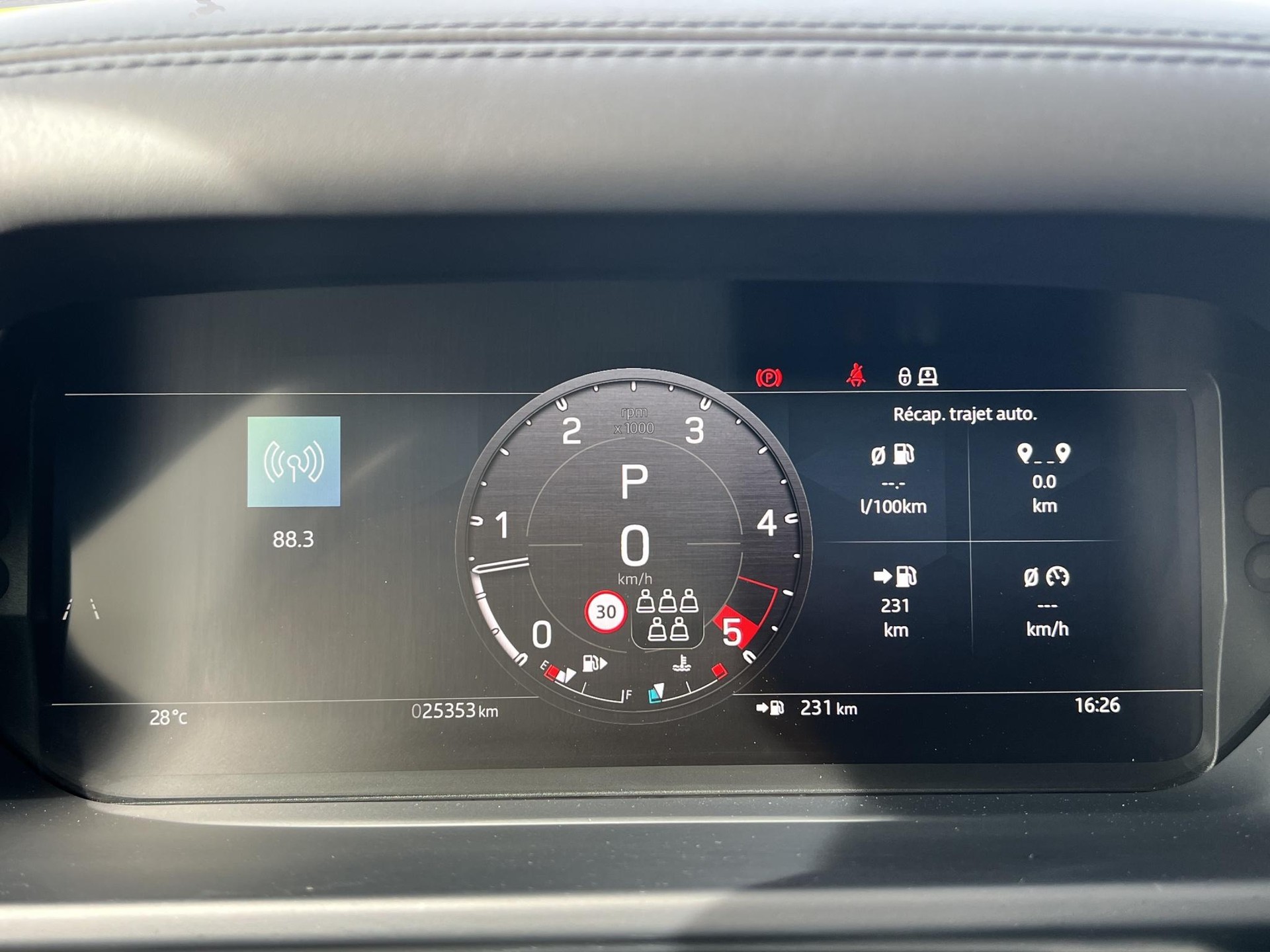 LAND ROVER Defender 110 3.0 D I6 300 X-Dynamic HSE-image-3