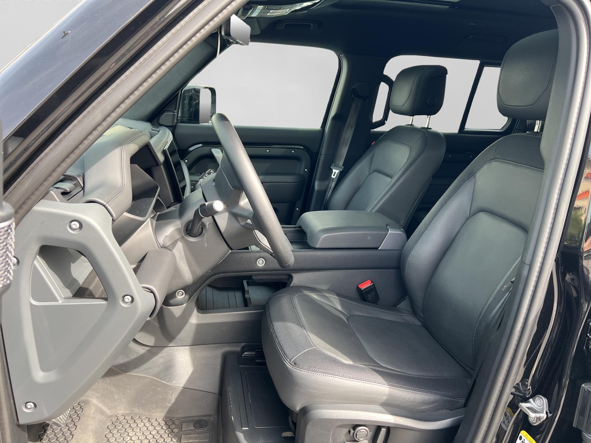 LAND ROVER Defender 110 3.0 D I6 300 X-Dynamic HSE-image-1