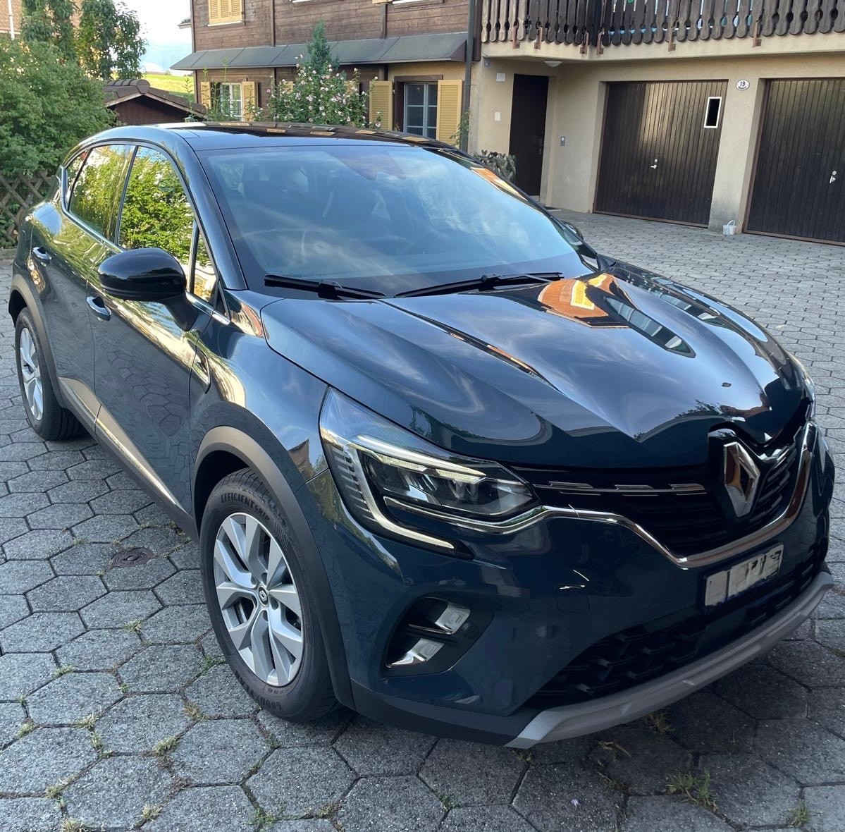 RENAULT CAPTUR-image-0