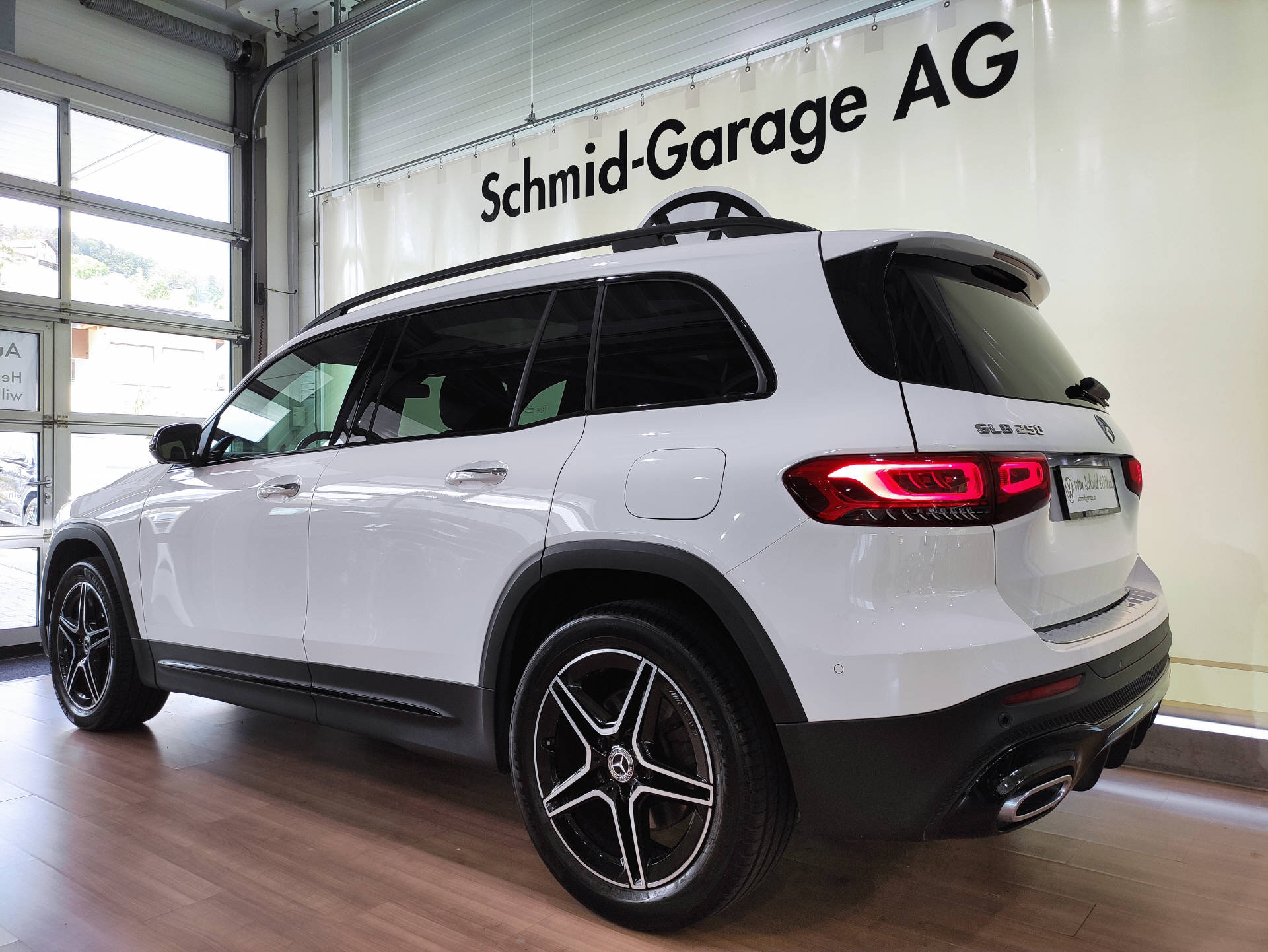 MERCEDES-BENZ GLB 250 AMG Line 4matic-image-17