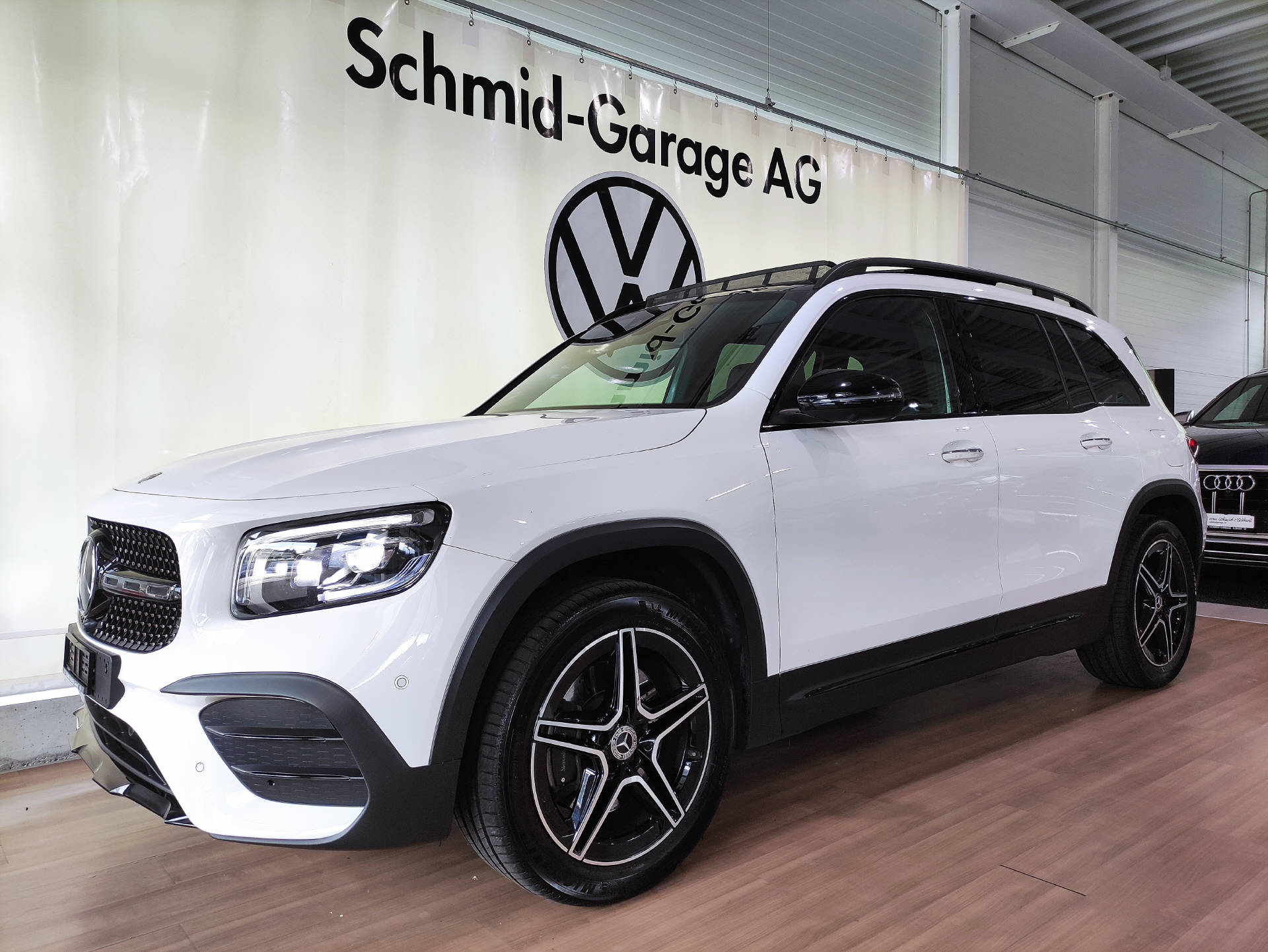MERCEDES-BENZ GLB 250 AMG Line 4matic-image-1