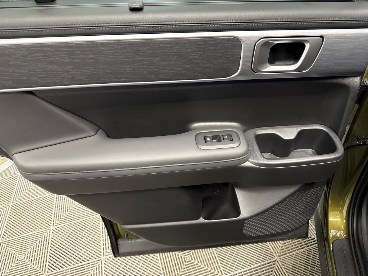 HYUNDAI Santa Fe 1.6 T-GDi PHEV Calligraphy 4WD Automatic-image-8