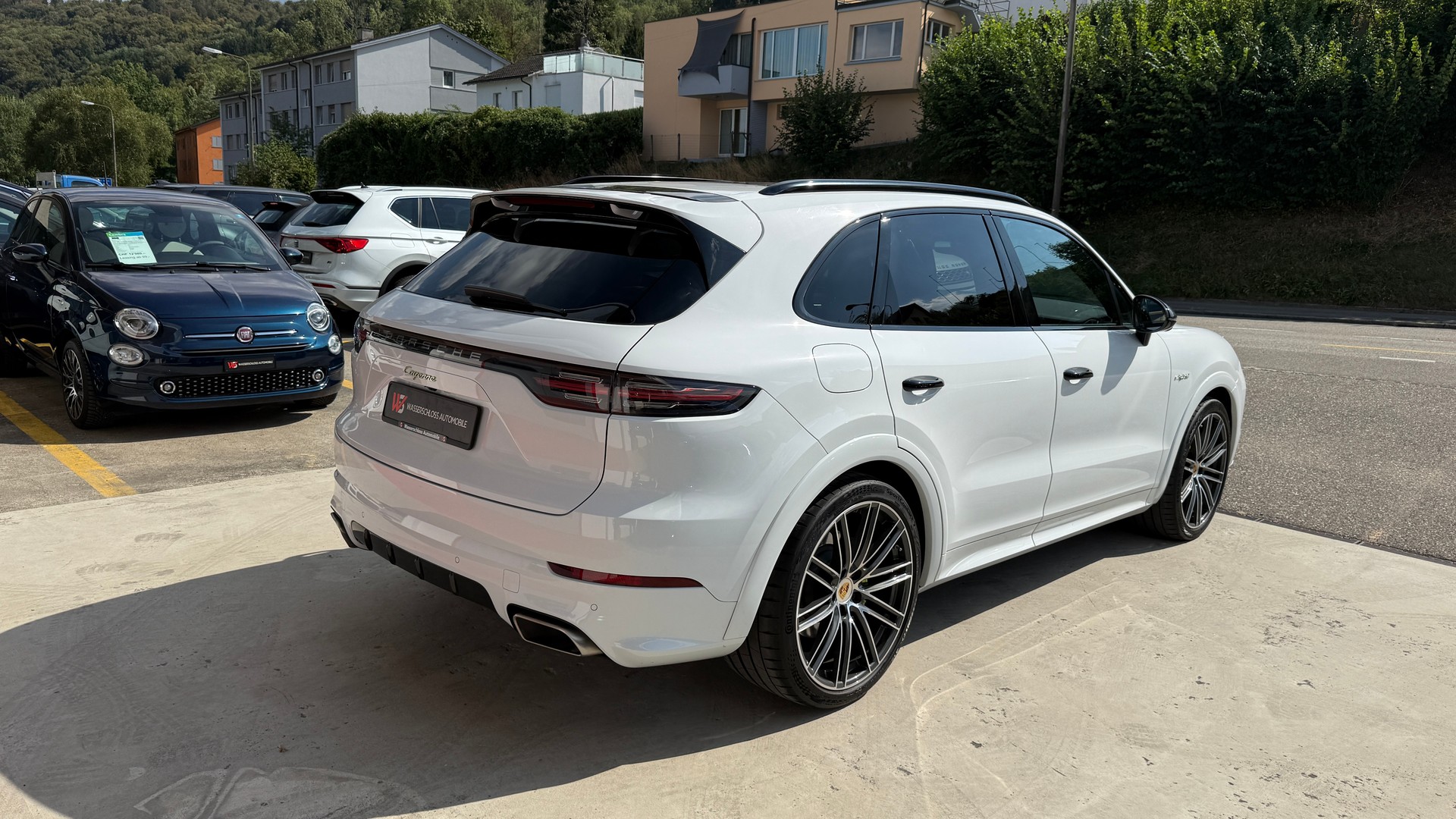 PORSCHE Cayenne E-Hybrid-image-7