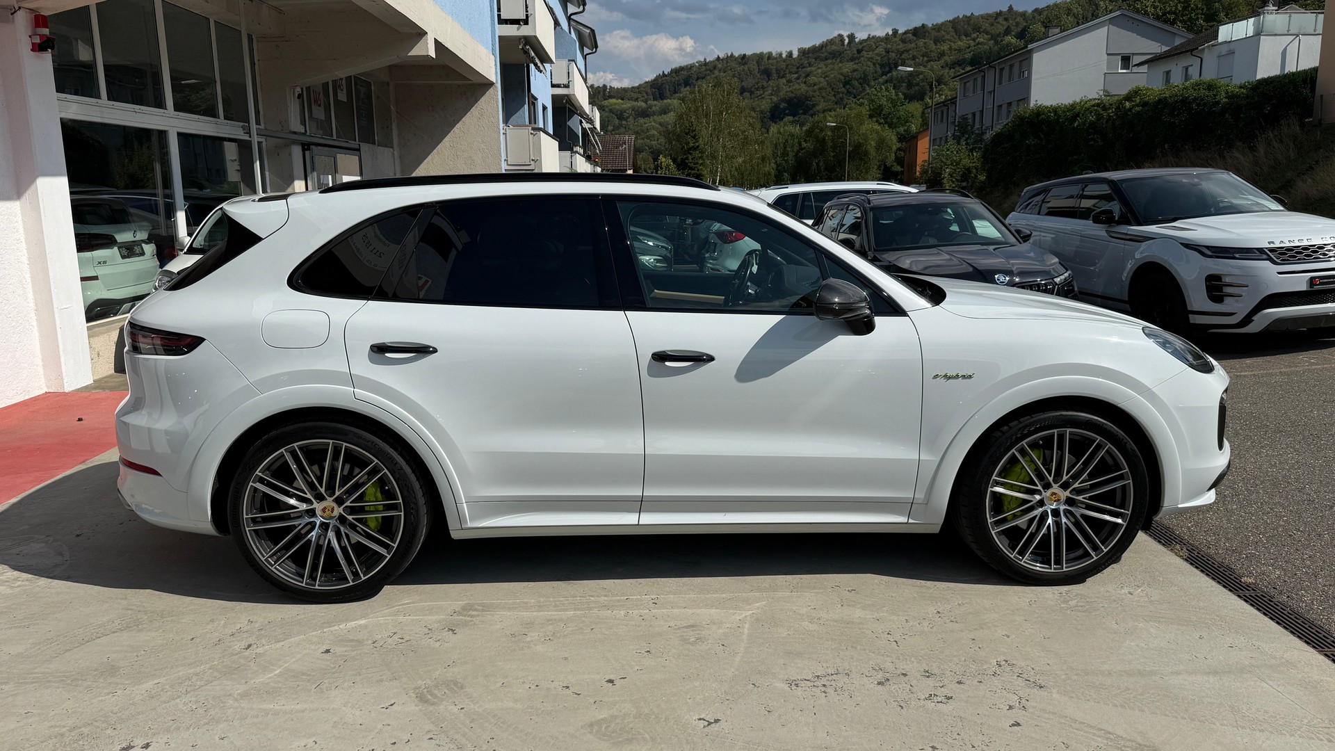 PORSCHE Cayenne E-Hybrid-image-8