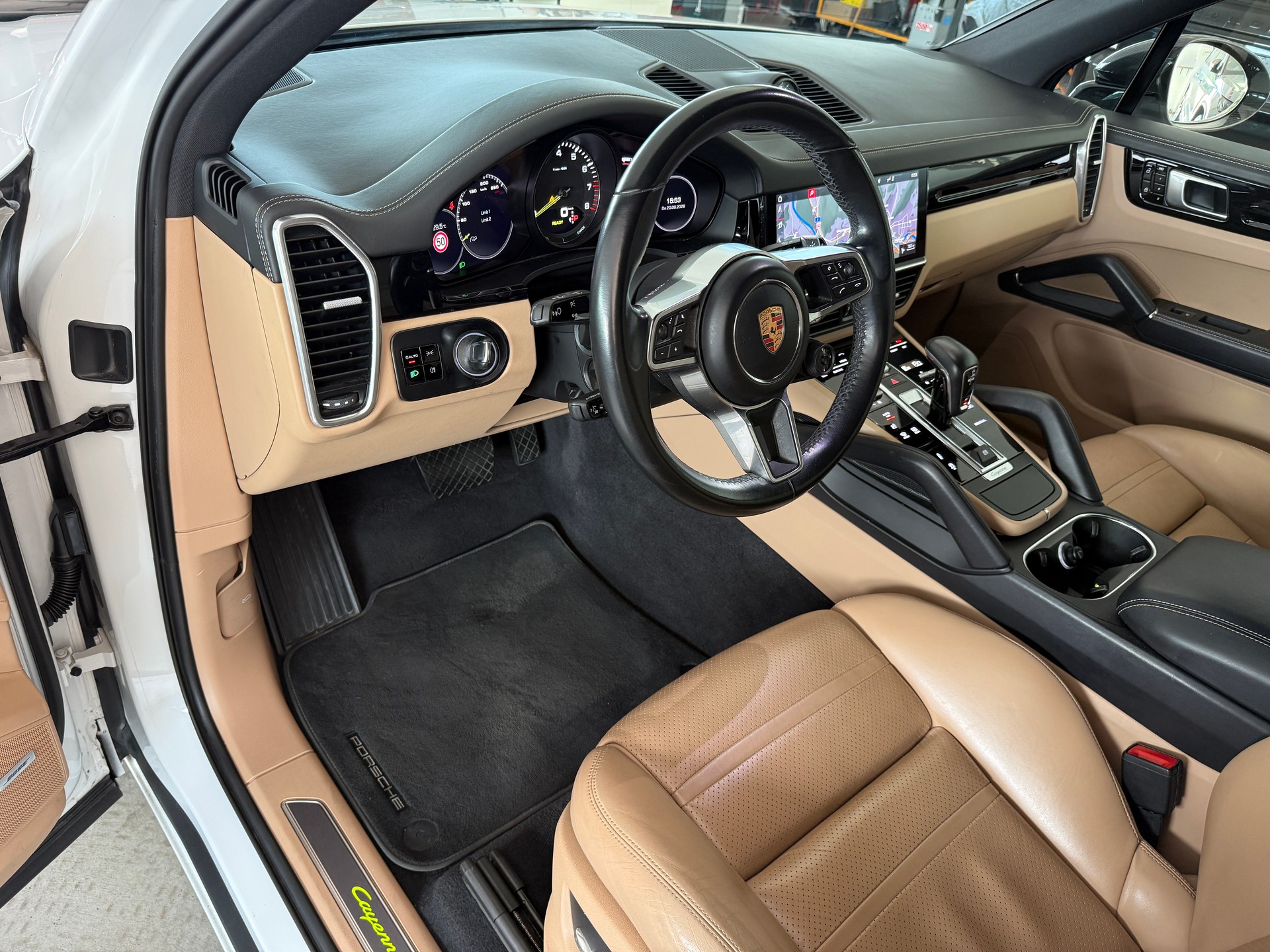 PORSCHE Cayenne E-Hybrid-image-12