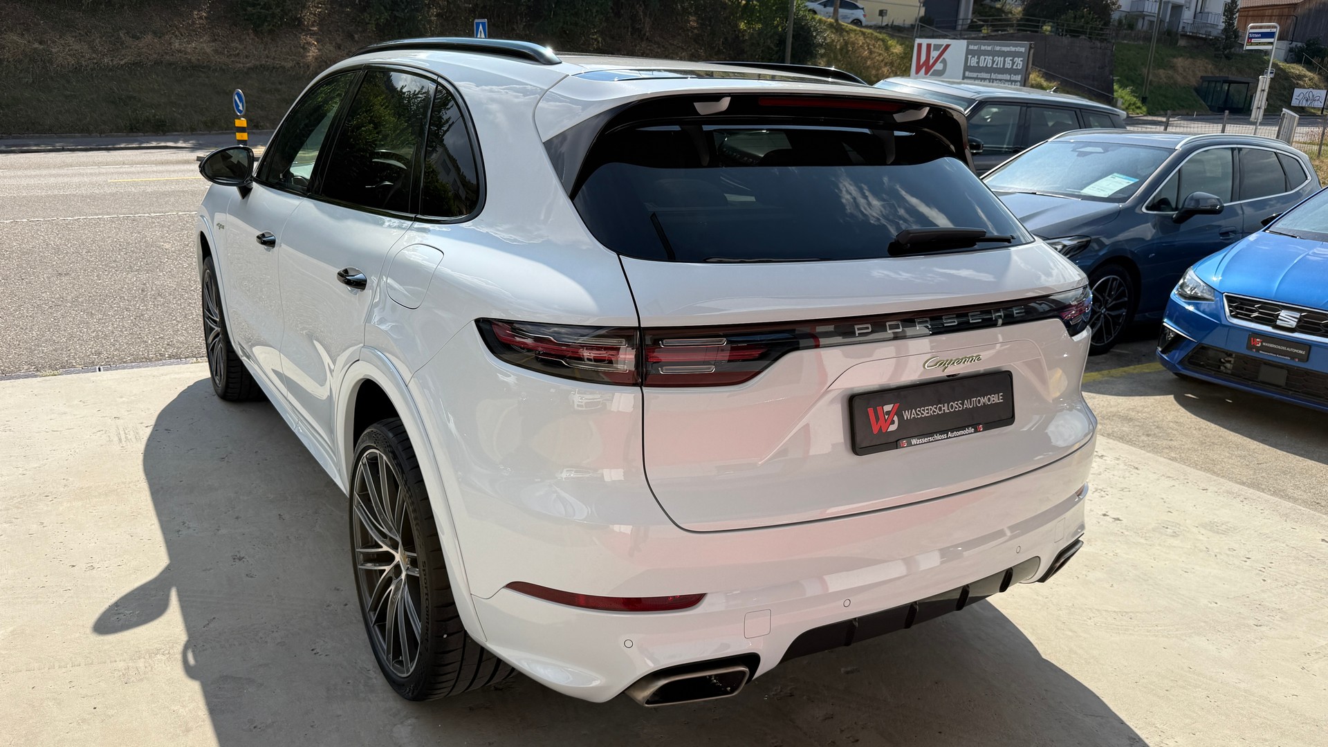 PORSCHE Cayenne E-Hybrid-image-3