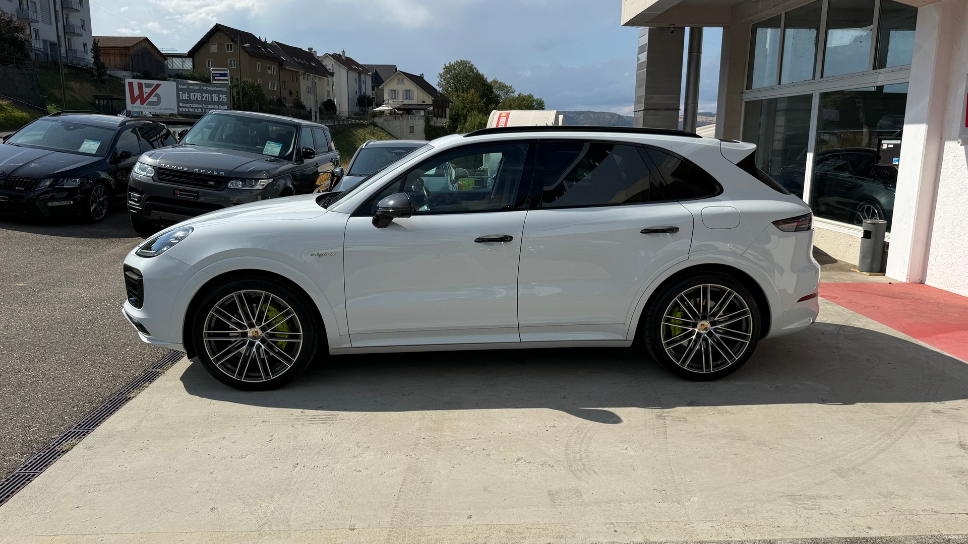 PORSCHE Cayenne E-Hybrid-image-9