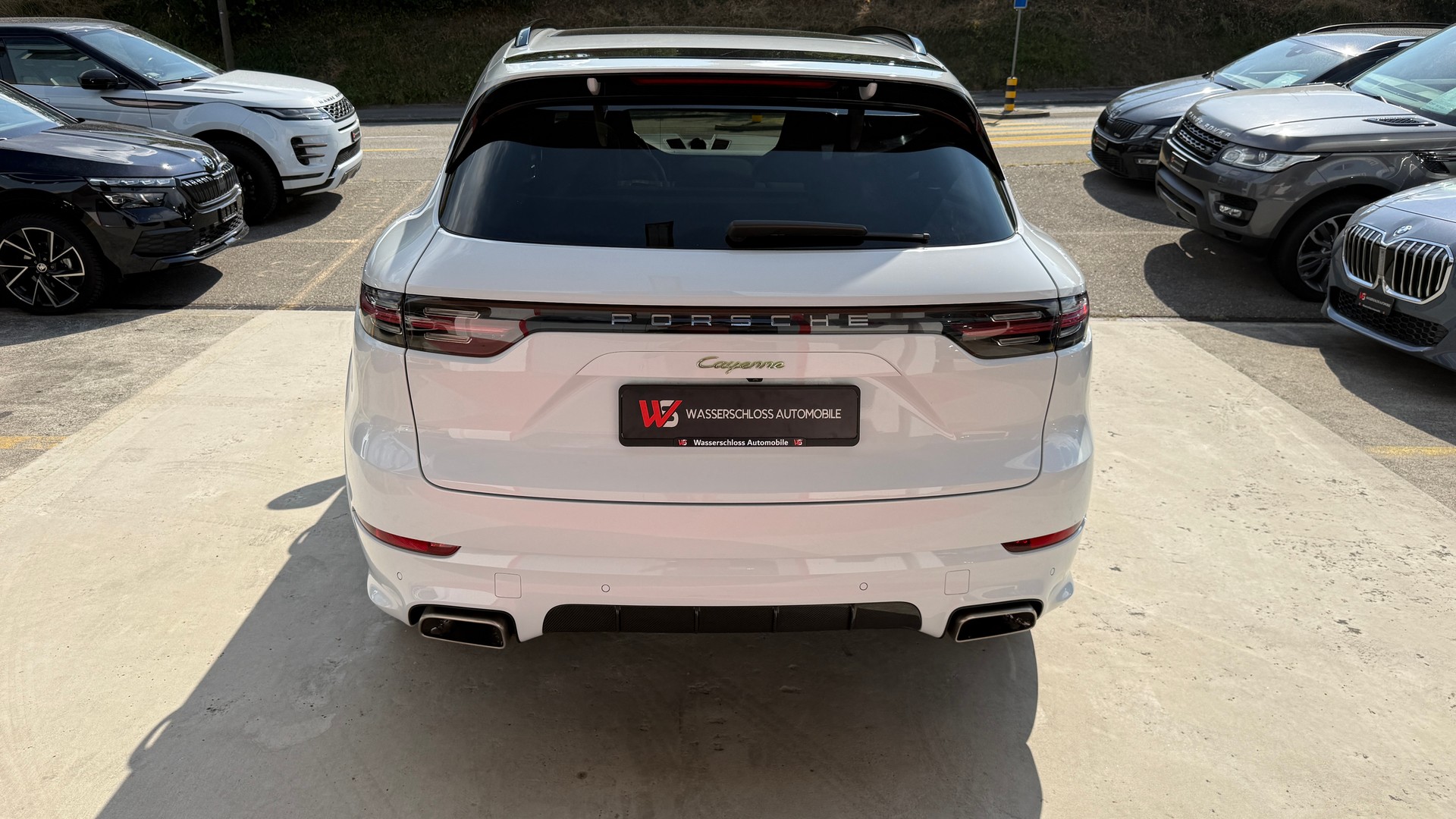PORSCHE Cayenne E-Hybrid-image-2
