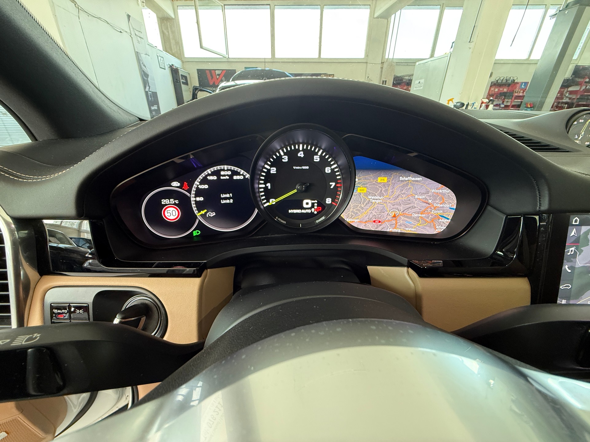 PORSCHE Cayenne E-Hybrid-image-21