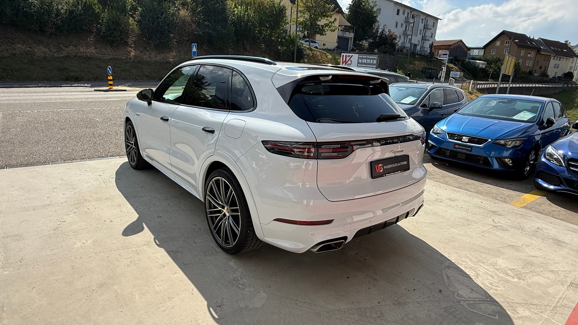PORSCHE Cayenne E-Hybrid-image-5