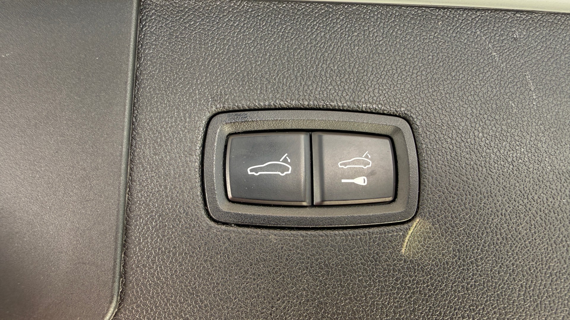 PORSCHE Cayenne E-Hybrid-image-30