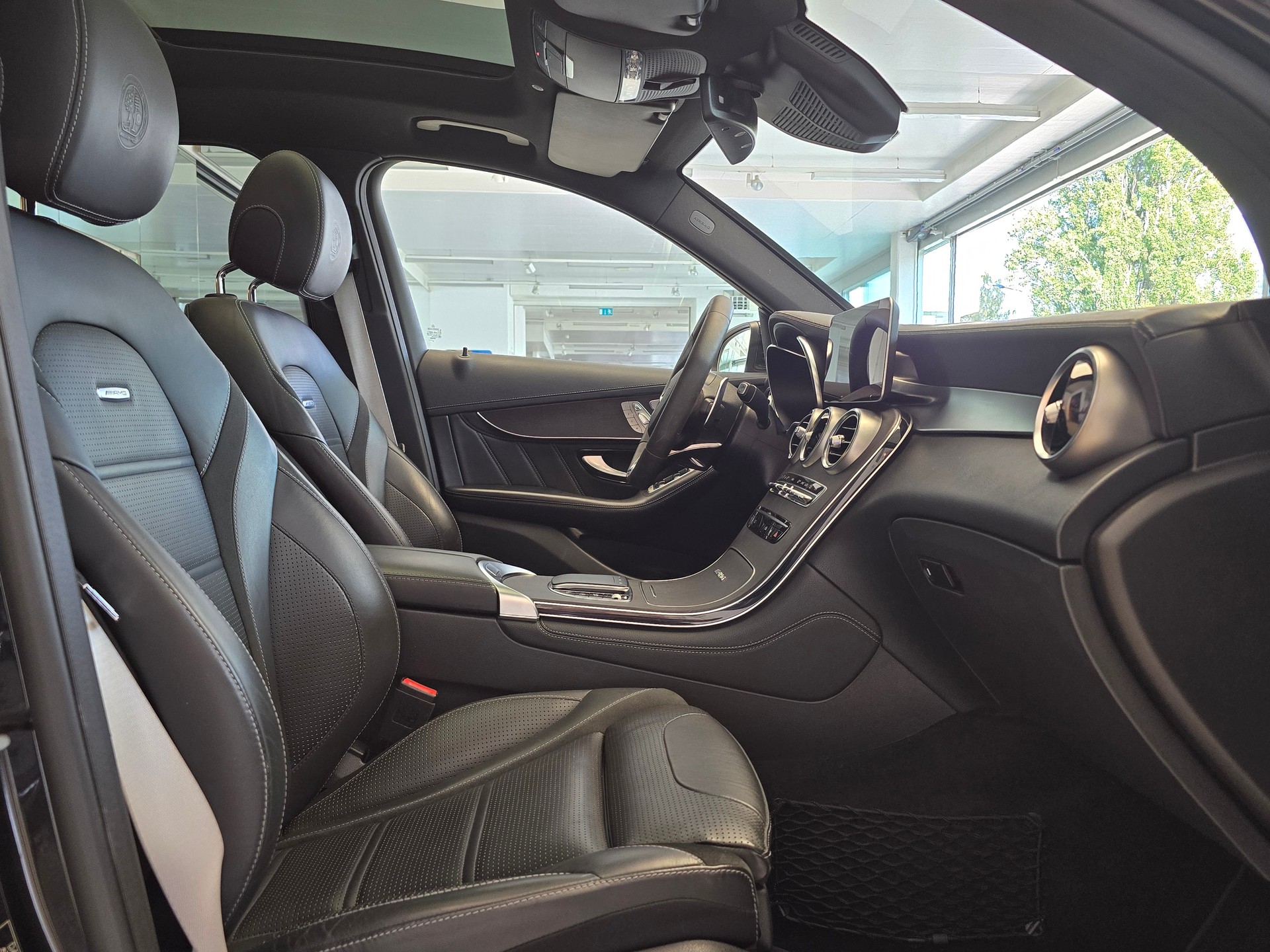 MERCEDES-BENZ GLC 63 S AMG 4Matic+ 9G-Tronic-image-11