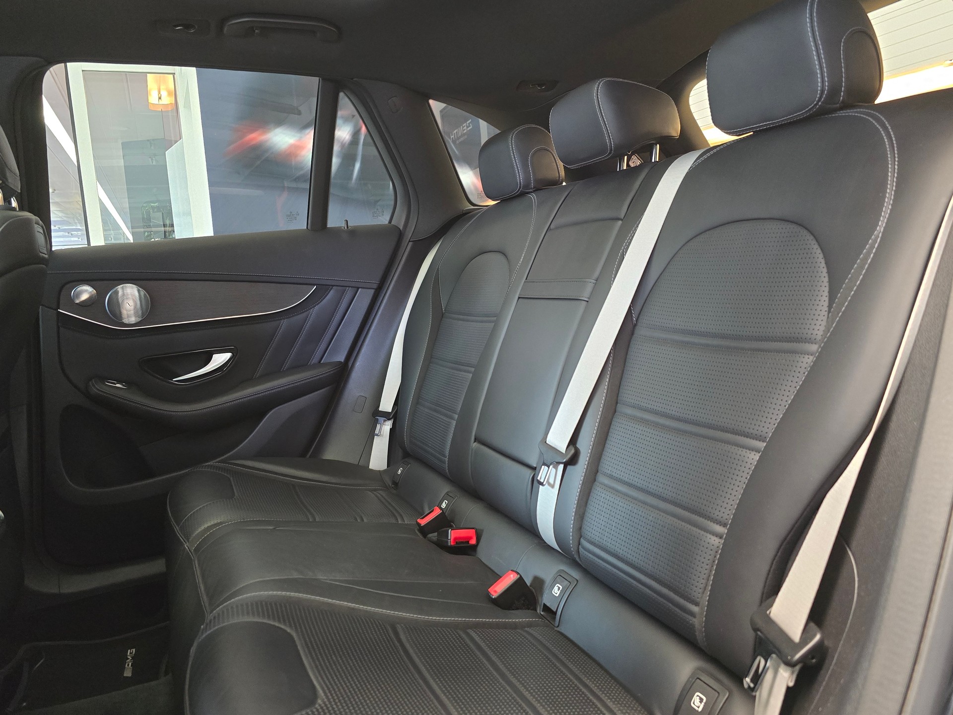 MERCEDES-BENZ GLC 63 S AMG 4Matic+ 9G-Tronic-image-14