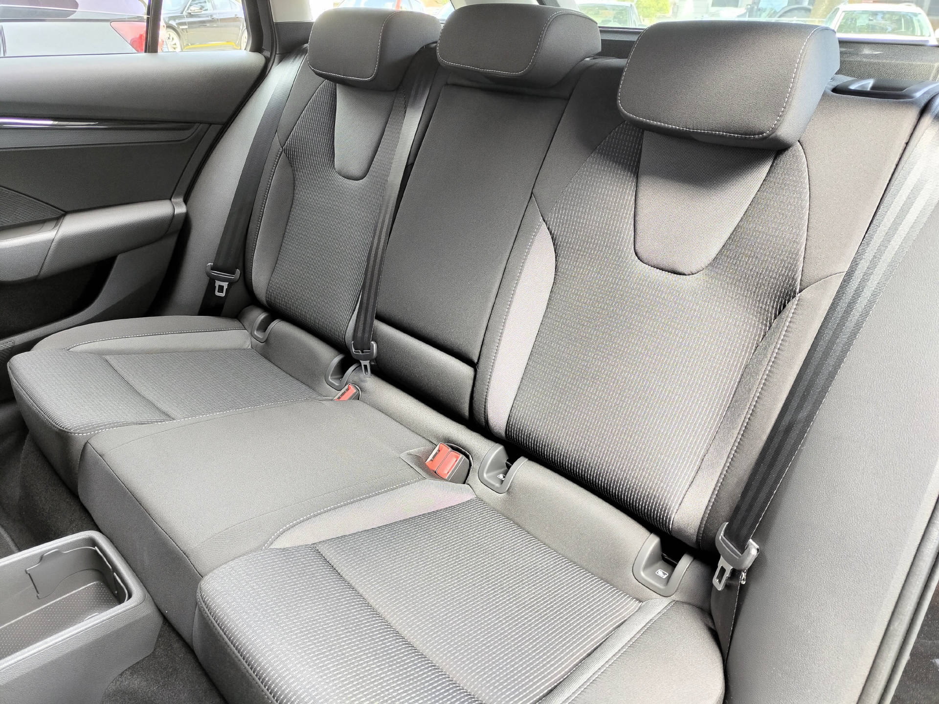 SKODA Octavia Combi 2.0 TSI Selection 4x4 DSG-image-6