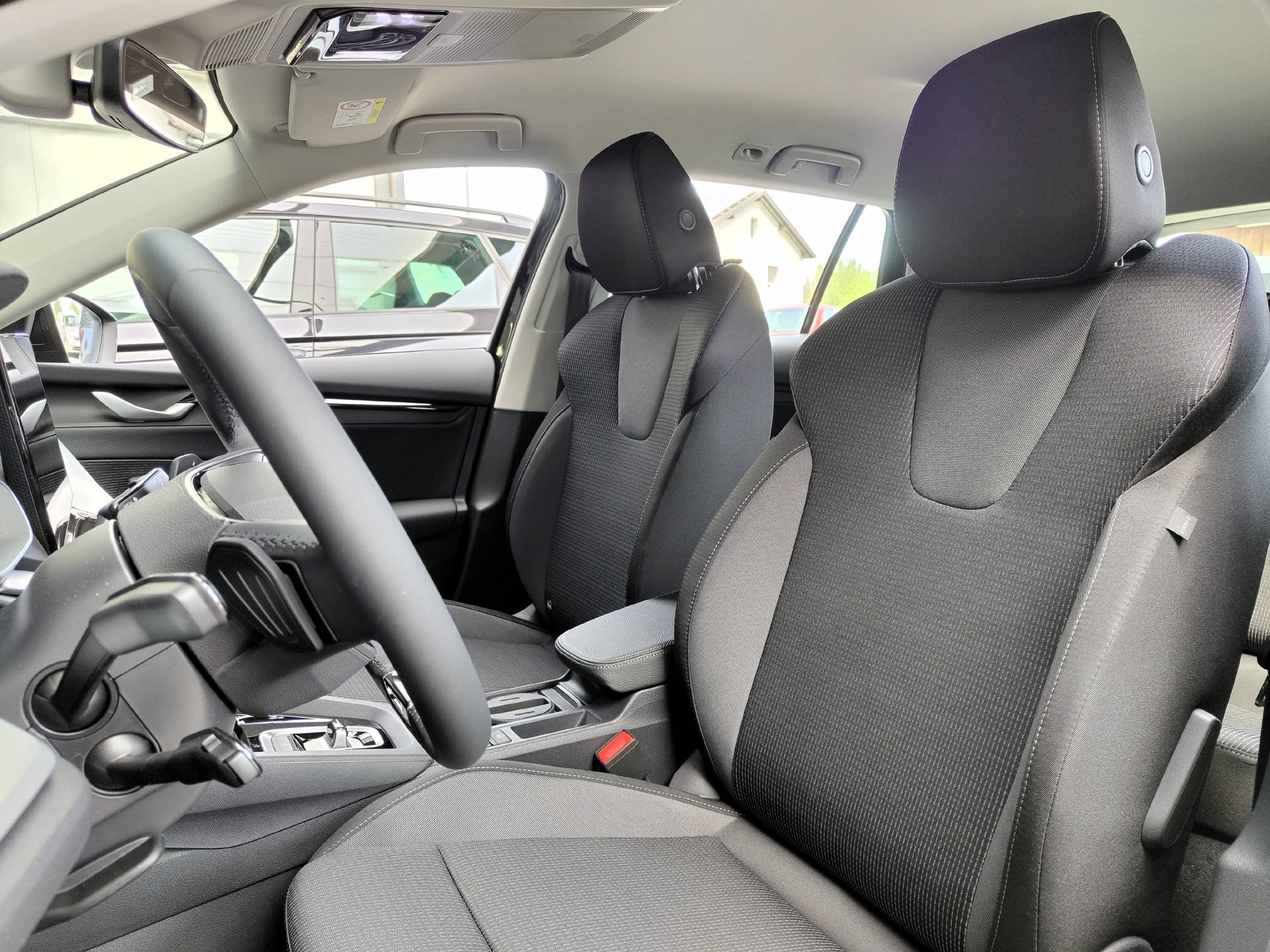 SKODA Octavia Combi 2.0 TSI Selection 4x4 DSG-image-5