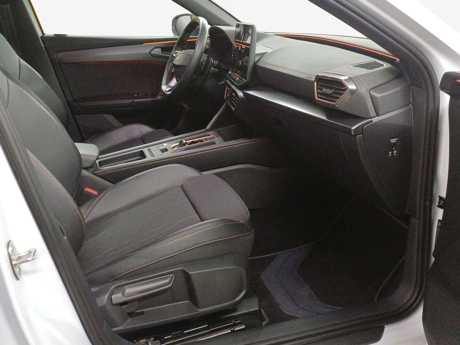 CUPRA LEON ST 1.5 eTSI DSG-image-13