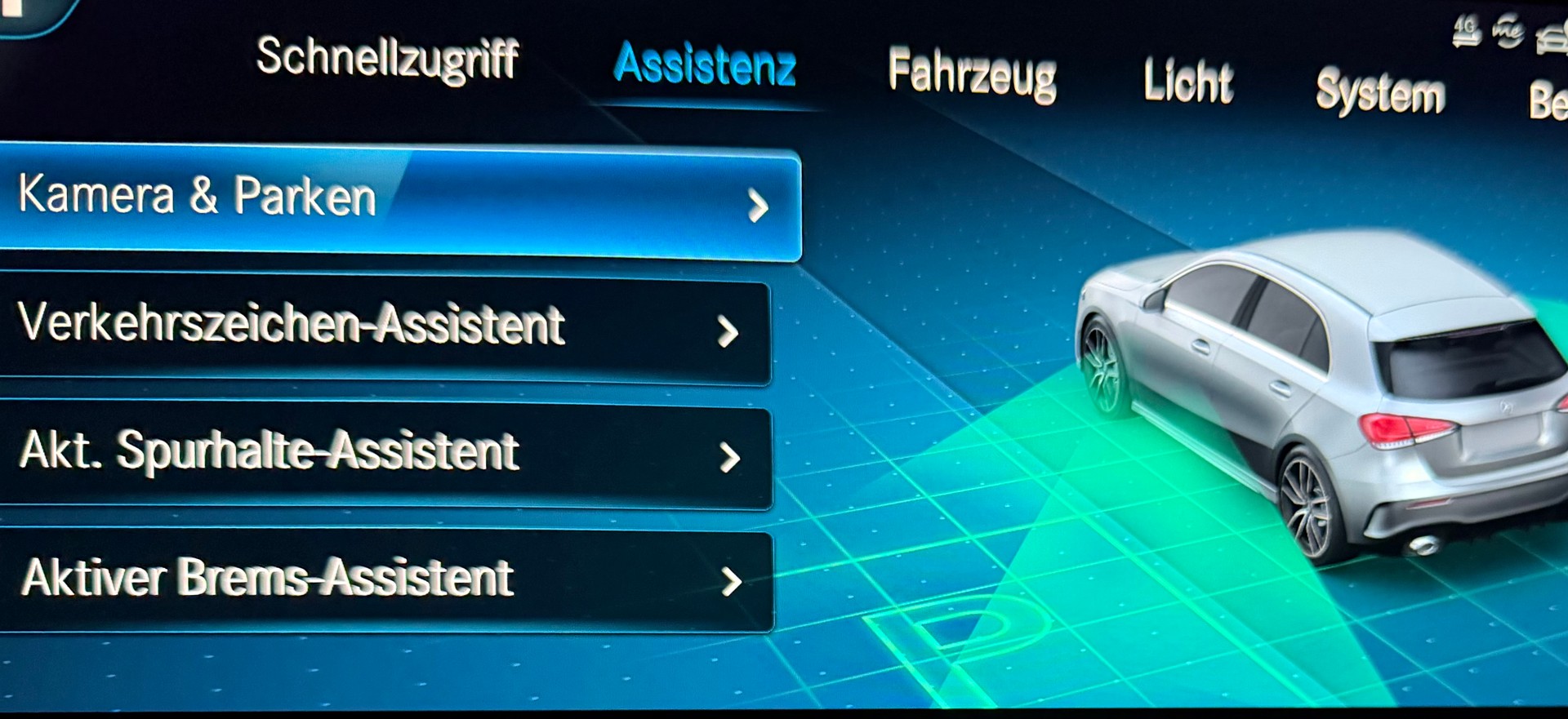 MERCEDES-BENZ A 35 AMG 4Matic Speedshift AMG-Sport-Paket Black II-image-9