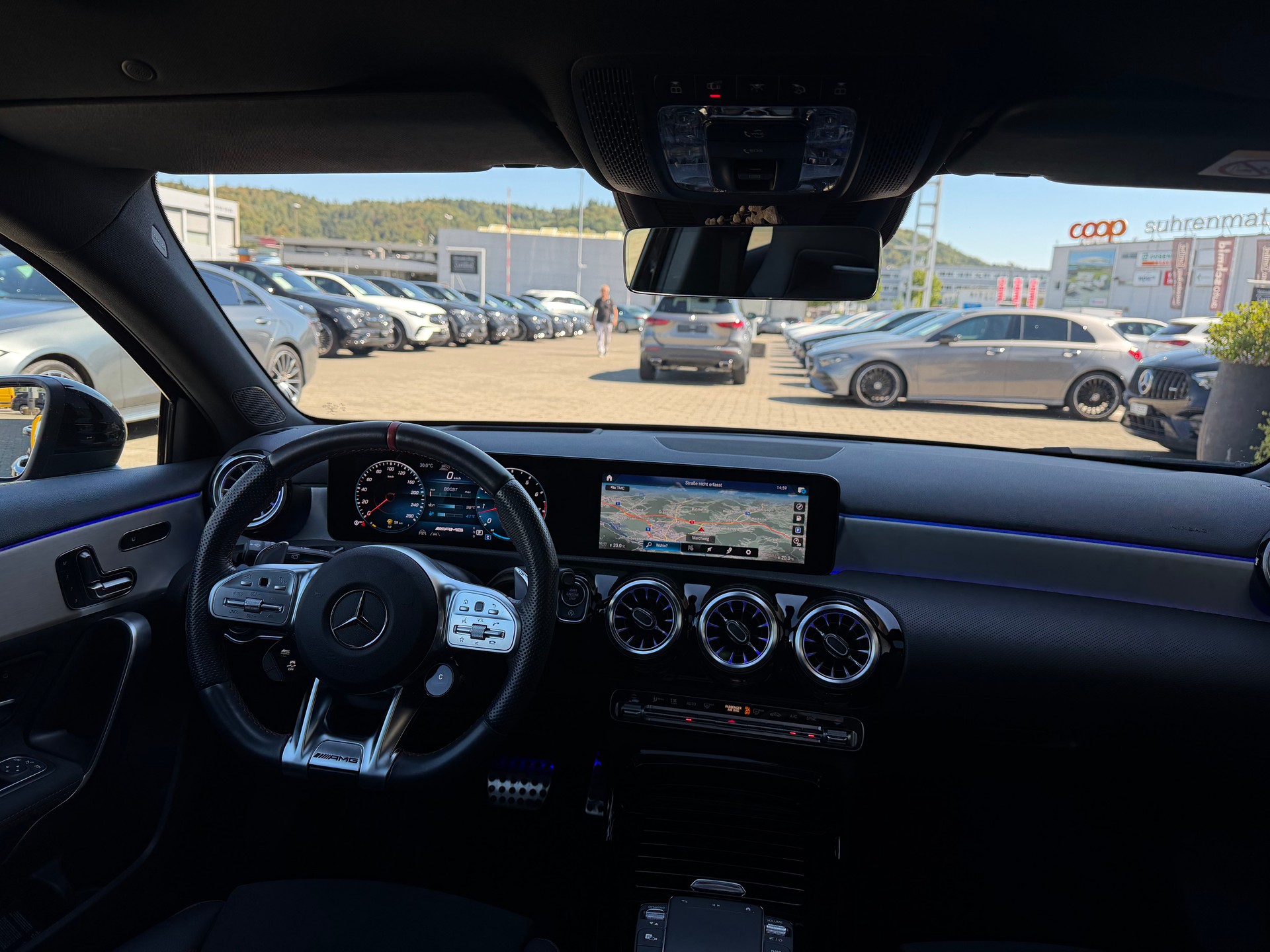MERCEDES-BENZ A 35 AMG 4Matic Speedshift AMG-Sport-Paket Black II-image-6