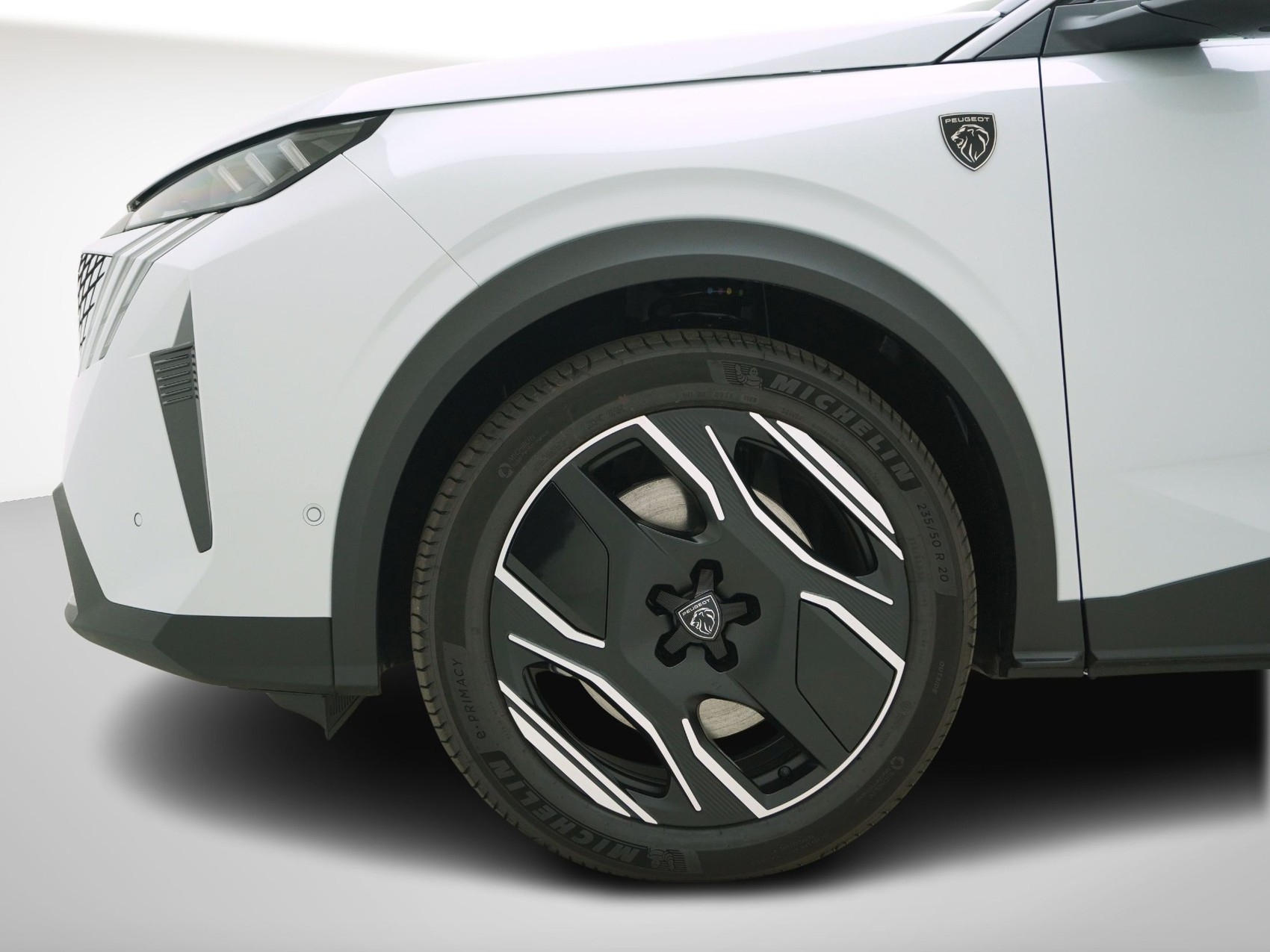 PEUGEOT 5008 1.6 PHEV GT Exclusive 7Plätzer-image-8