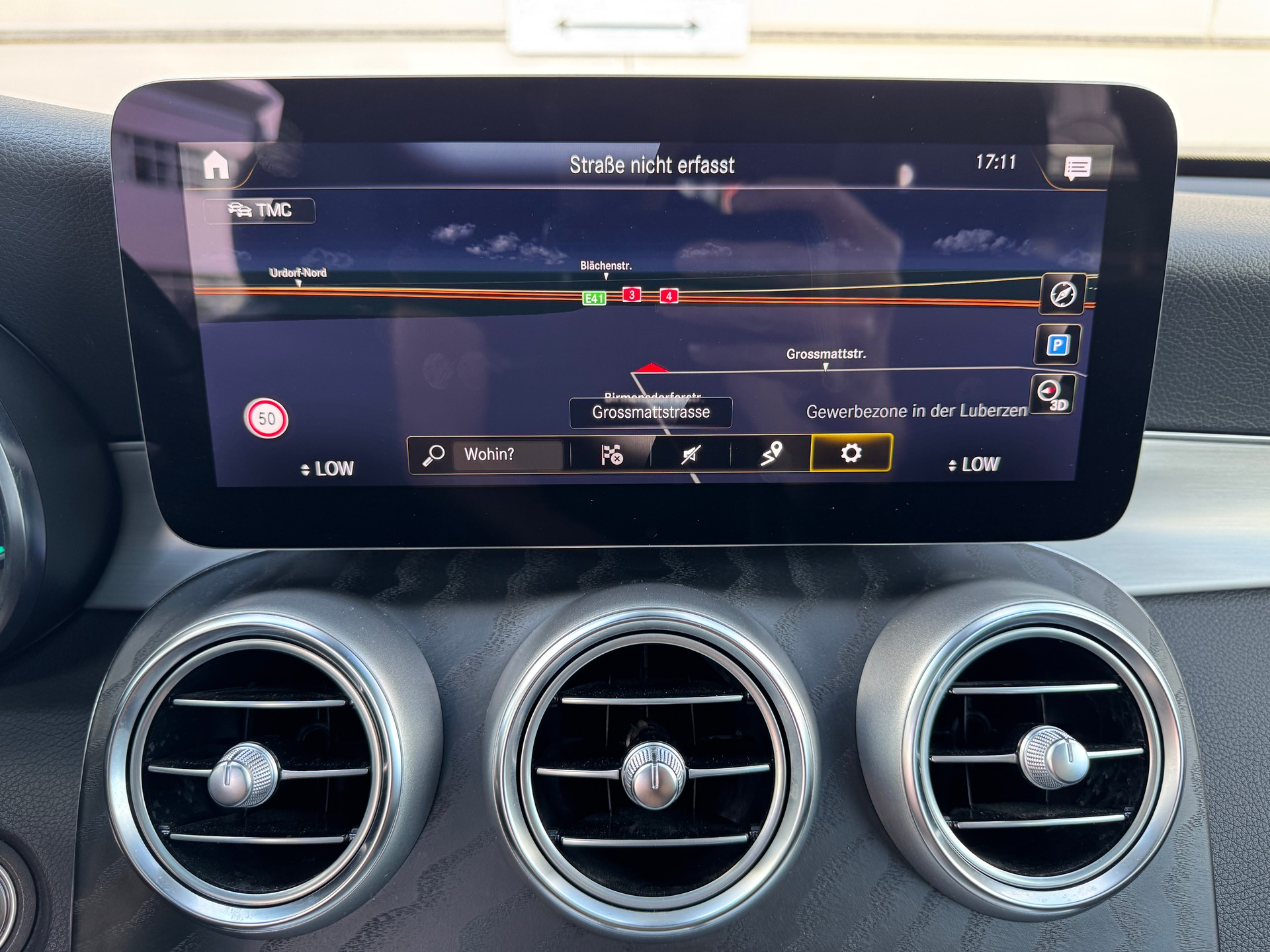 MERCEDES-BENZ GLC 300 e AMG Line 4Matic 9G-Tronic-image-11