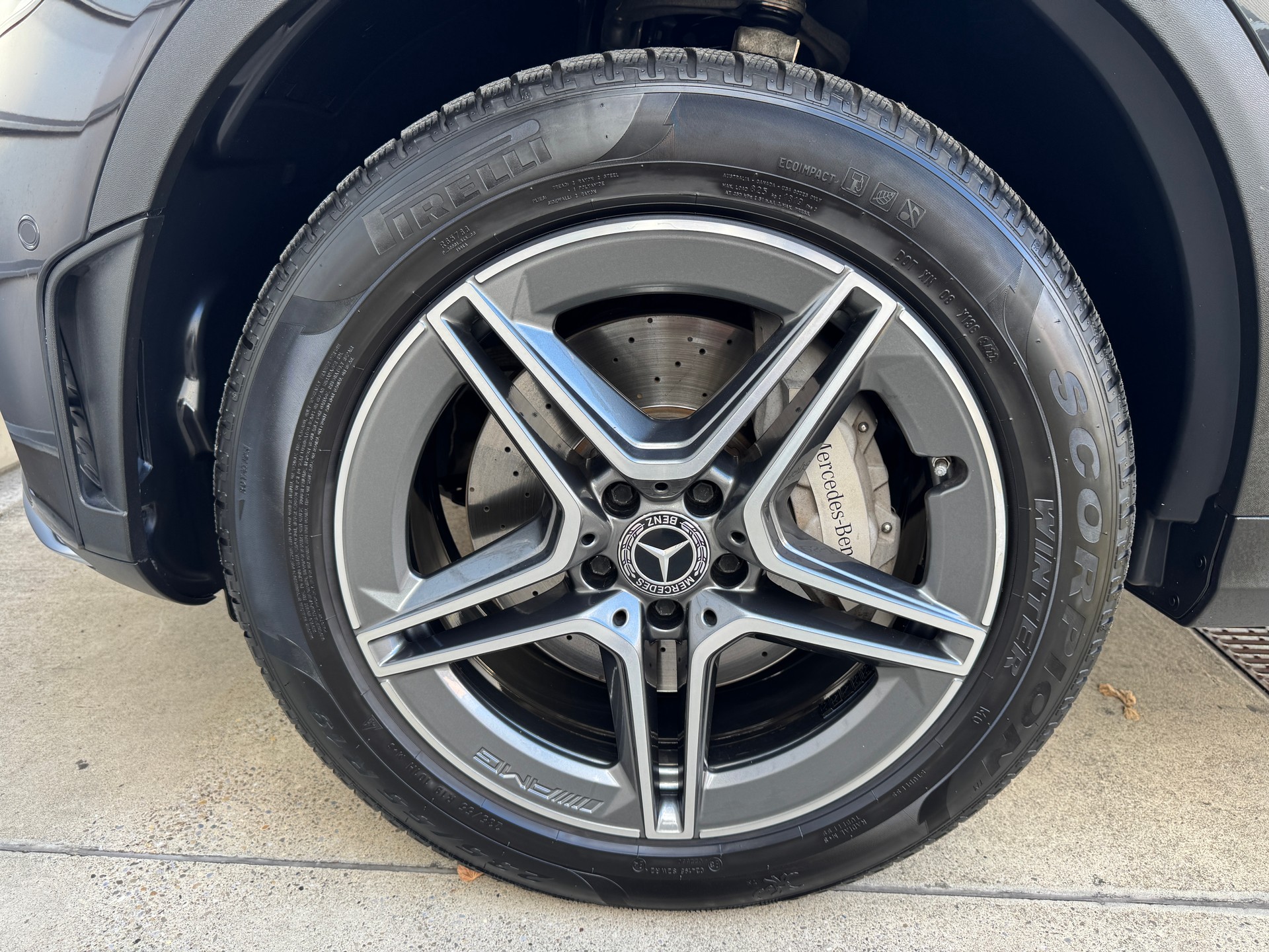 MERCEDES-BENZ GLC 300 e AMG Line 4Matic 9G-Tronic-image-14