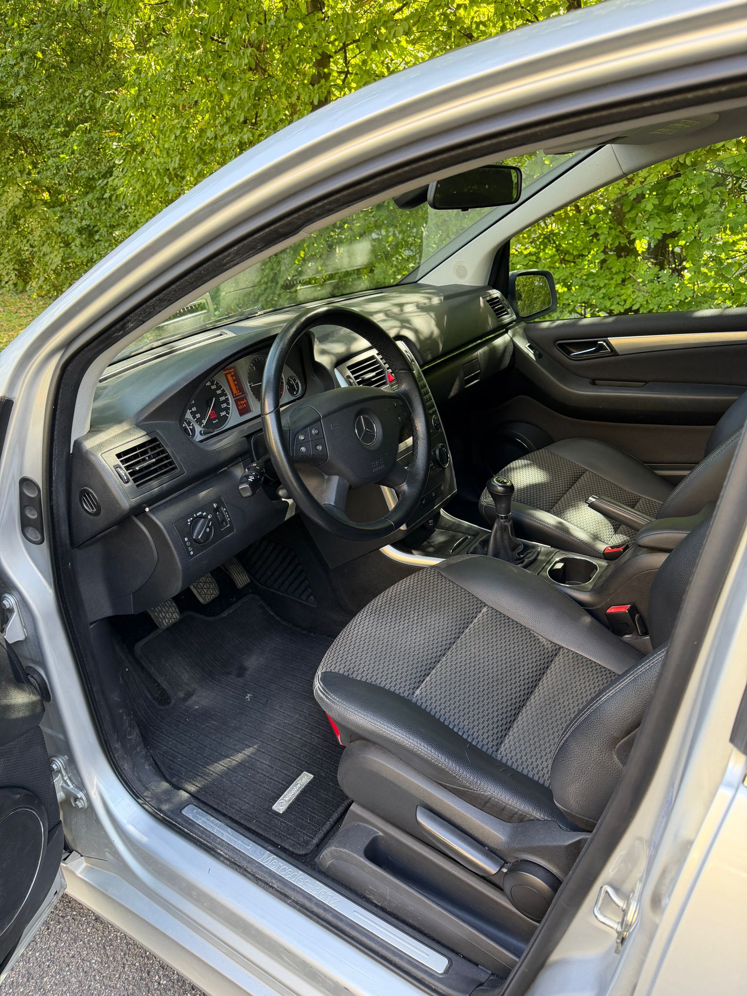 MERCEDES-BENZ B 180 — slika 12