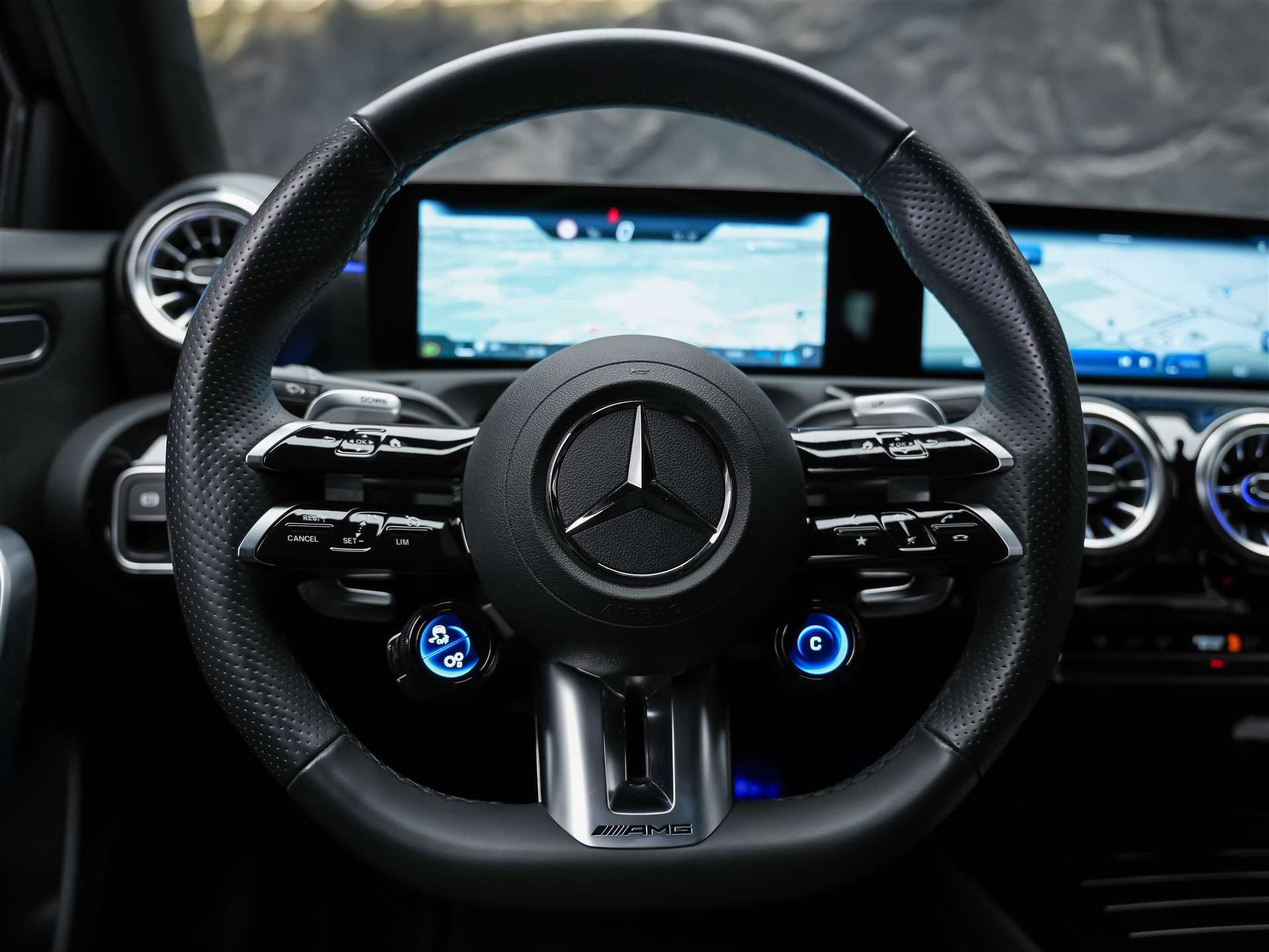 MERCEDES-BENZ A 35 AMG 4Matic 8G-DCT *Facelift*20" Felgen*Aeropaket*-image-24