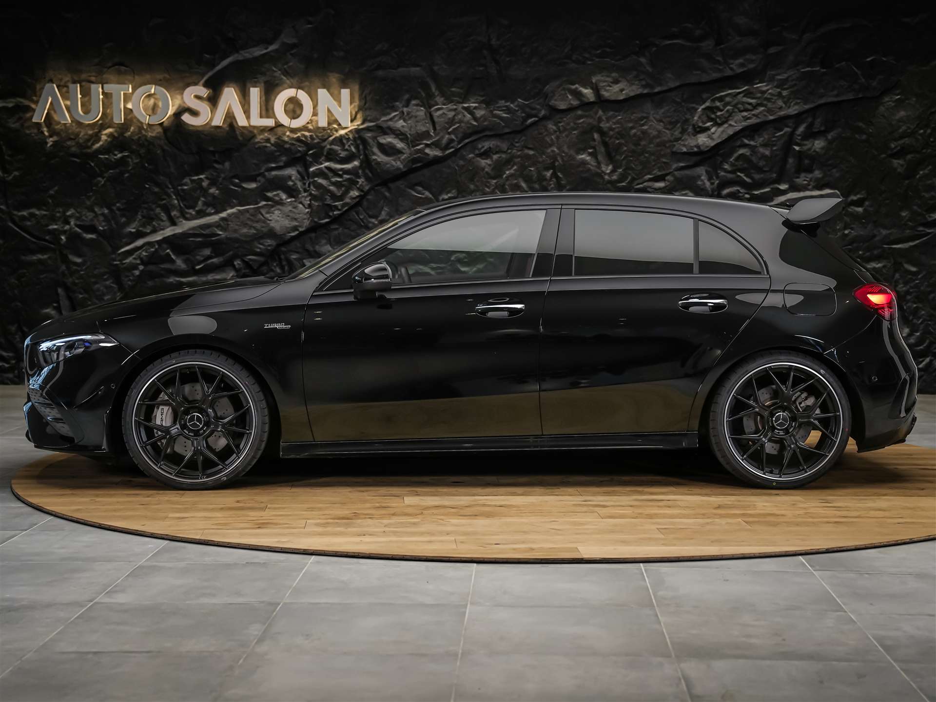 MERCEDES-BENZ A 35 AMG 4Matic 8G-DCT *Facelift*20" Felgen*Aeropaket*-image-1