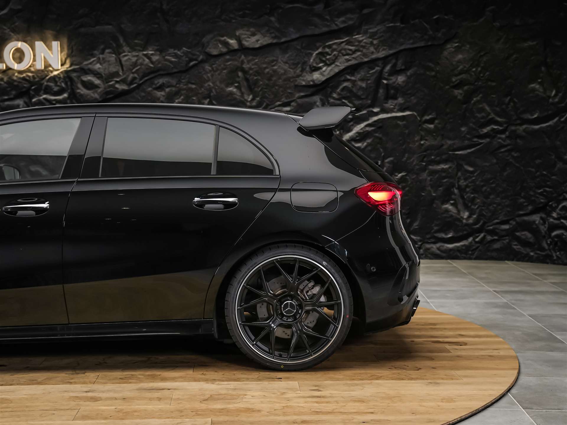 MERCEDES-BENZ A 35 AMG 4Matic 8G-DCT *Facelift*20" Felgen*Aeropaket*-image-16