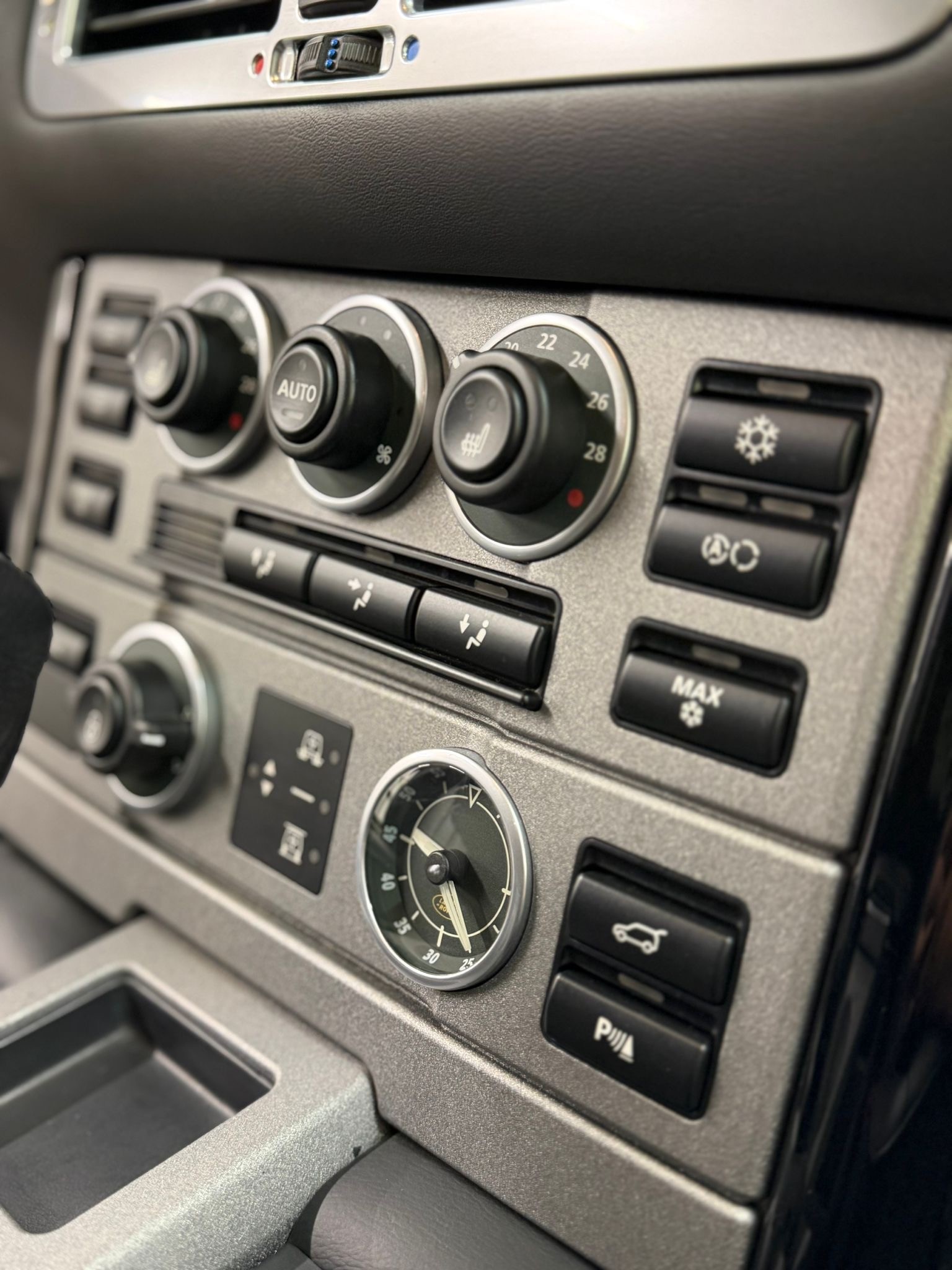 LAND ROVER Range Rover 4.2 V8 SC SUPERCHARGED-image-26