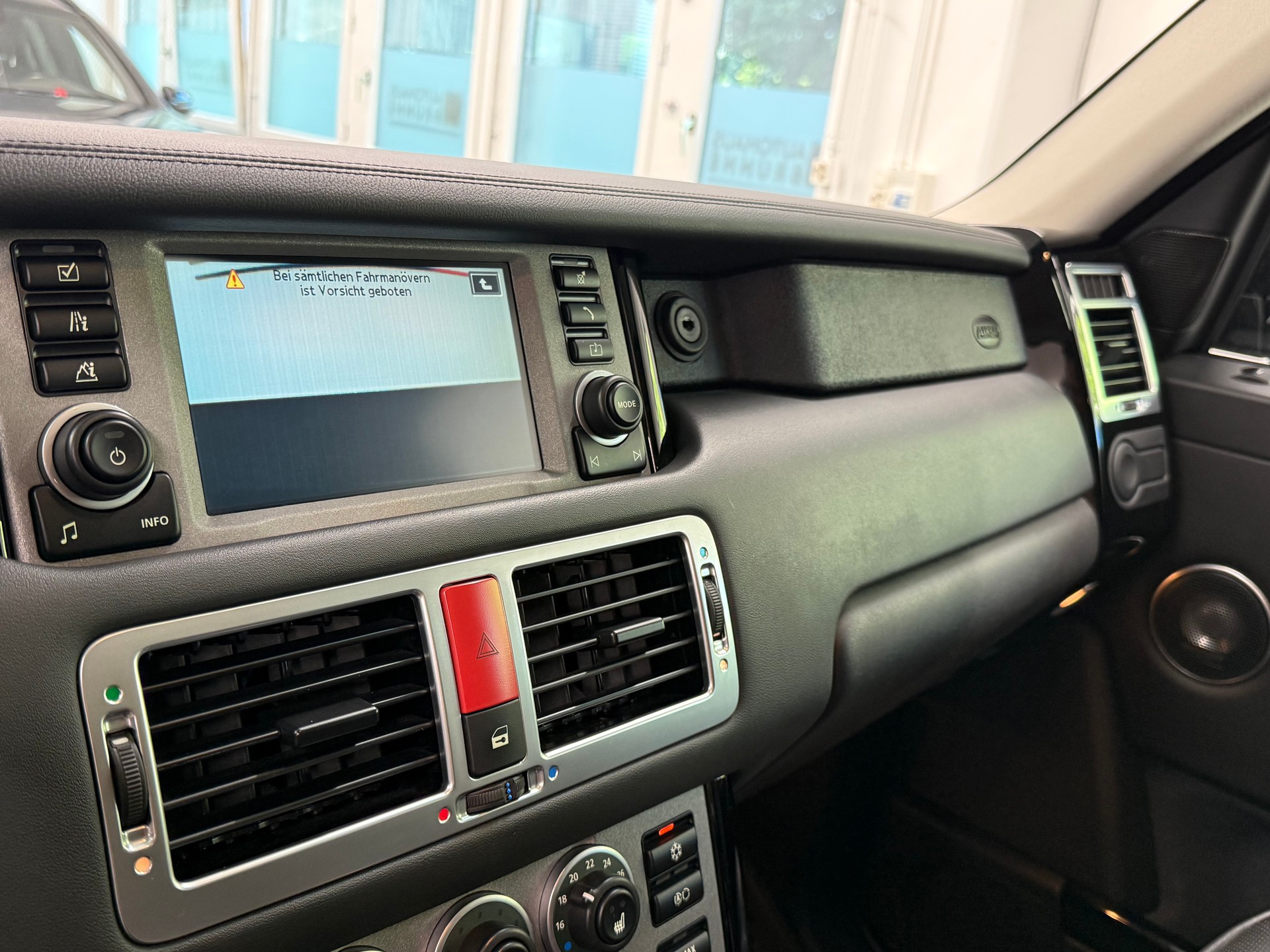 LAND ROVER Range Rover 4.2 V8 SC SUPERCHARGED-image-29