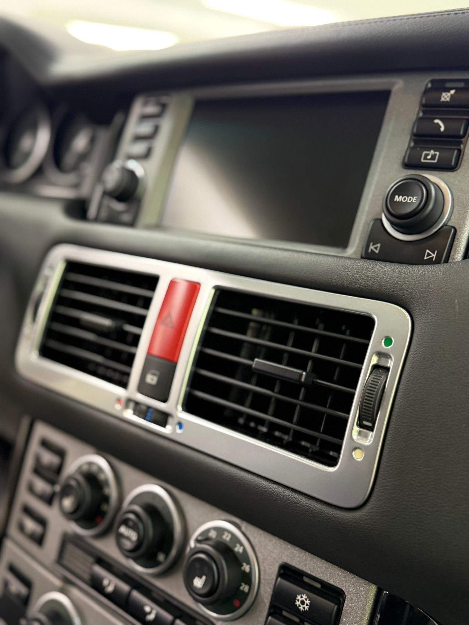 LAND ROVER Range Rover 4.2 V8 SC SUPERCHARGED-image-30