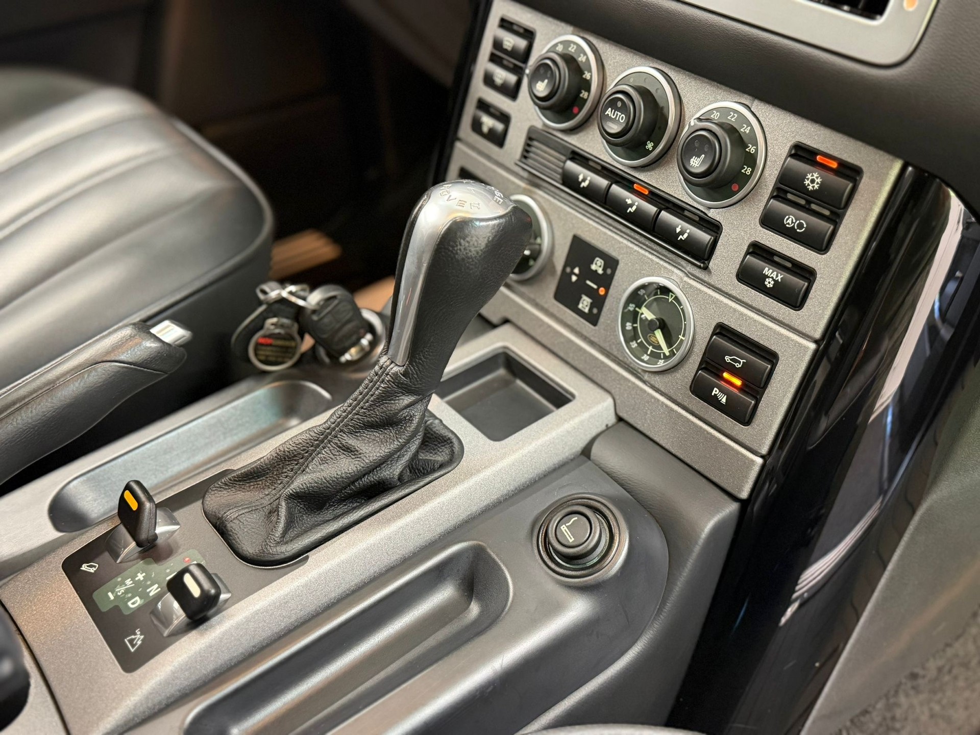 LAND ROVER Range Rover 4.2 V8 SC SUPERCHARGED-image-22