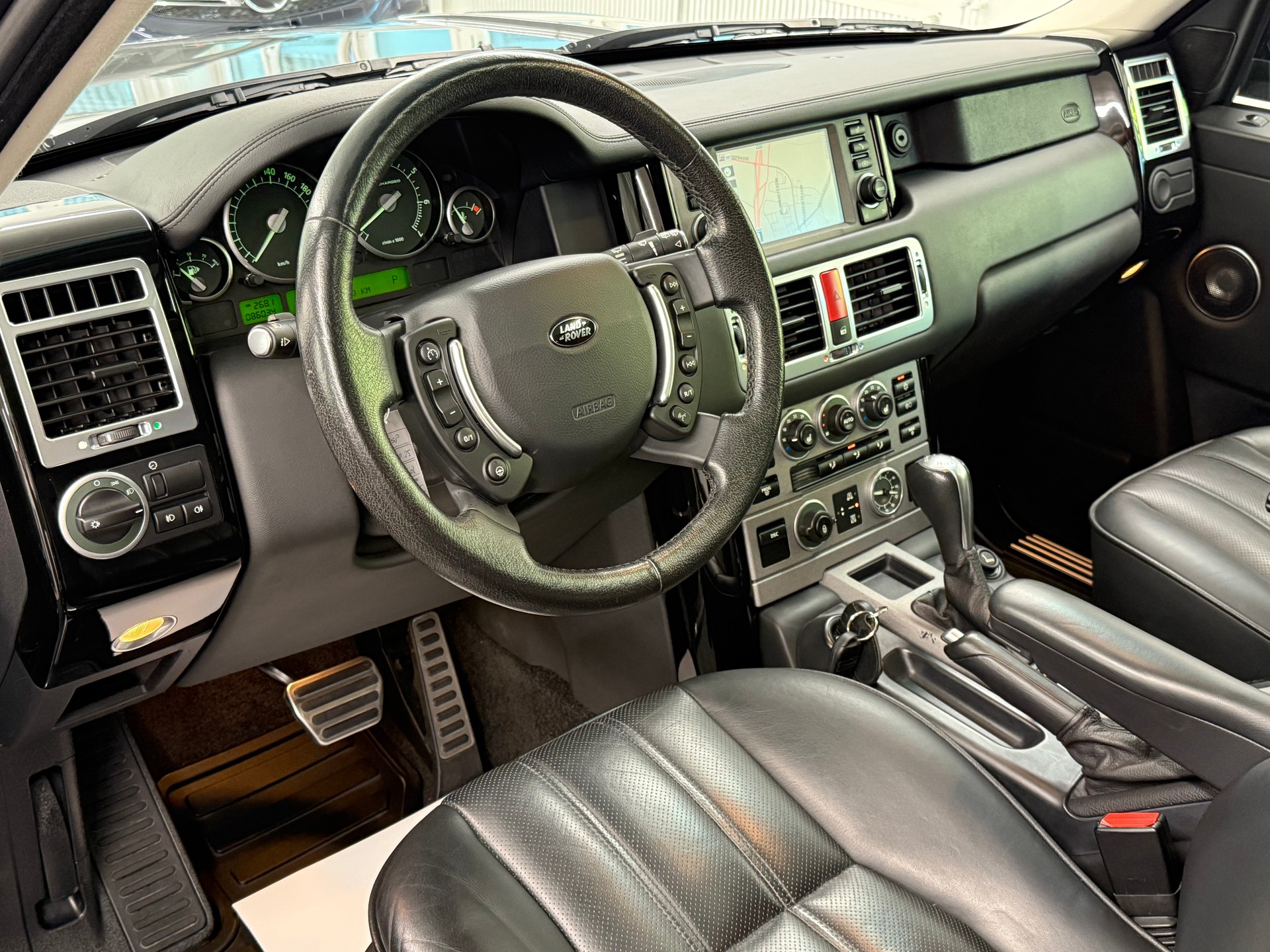 LAND ROVER Range Rover 4.2 V8 SC SUPERCHARGED-image-15